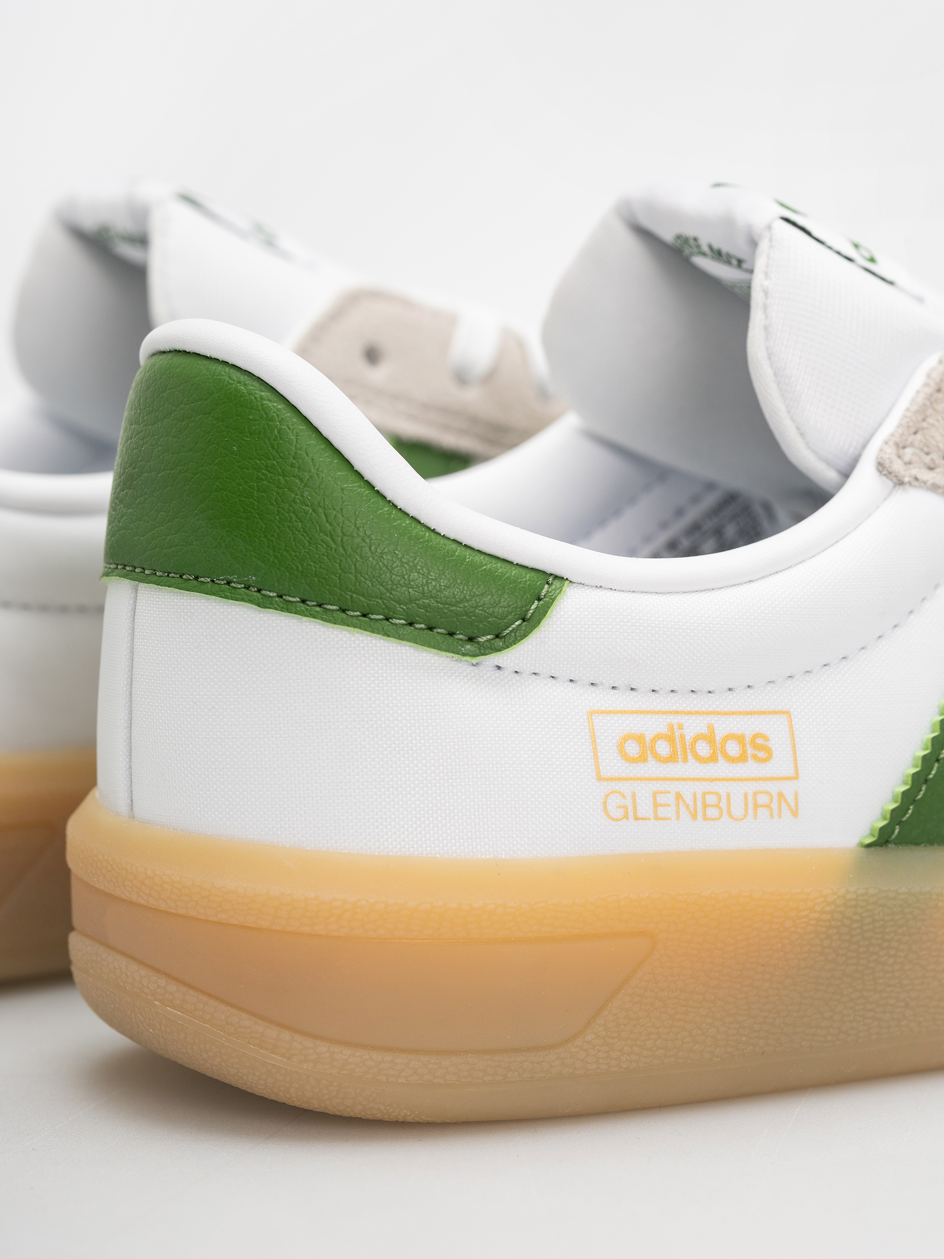 Обувки adidas Glenburn (ftwwht/cregrn/gum3)