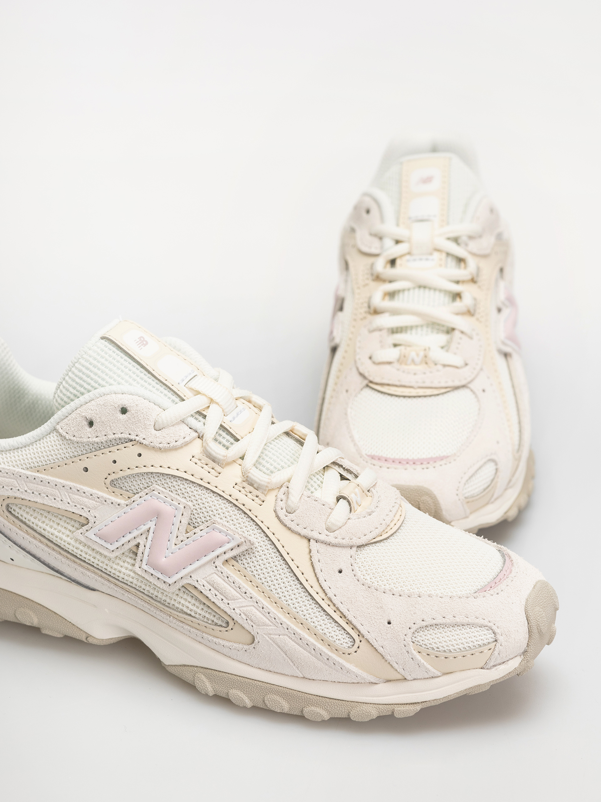 Обувки New Balance 204 (sea salt/stone pink)