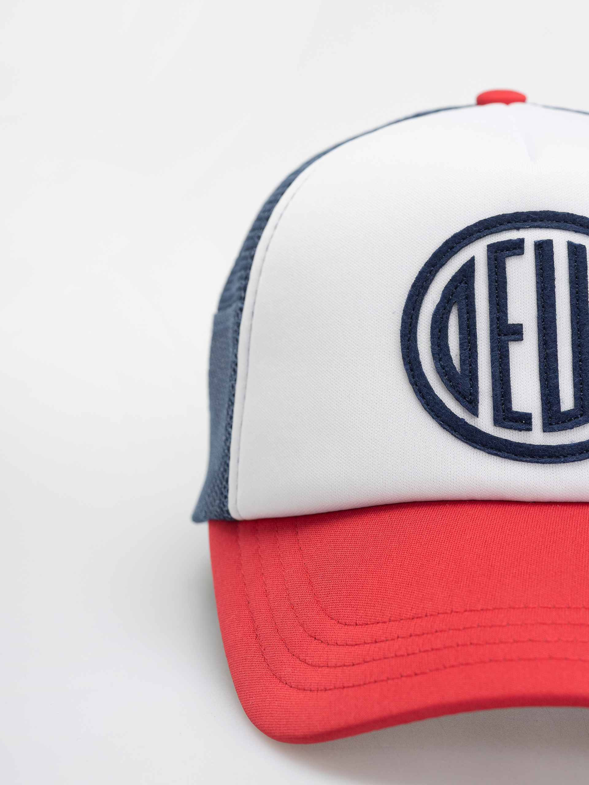 Шапка с козирка Deus Ex Machina Pill (red navy)