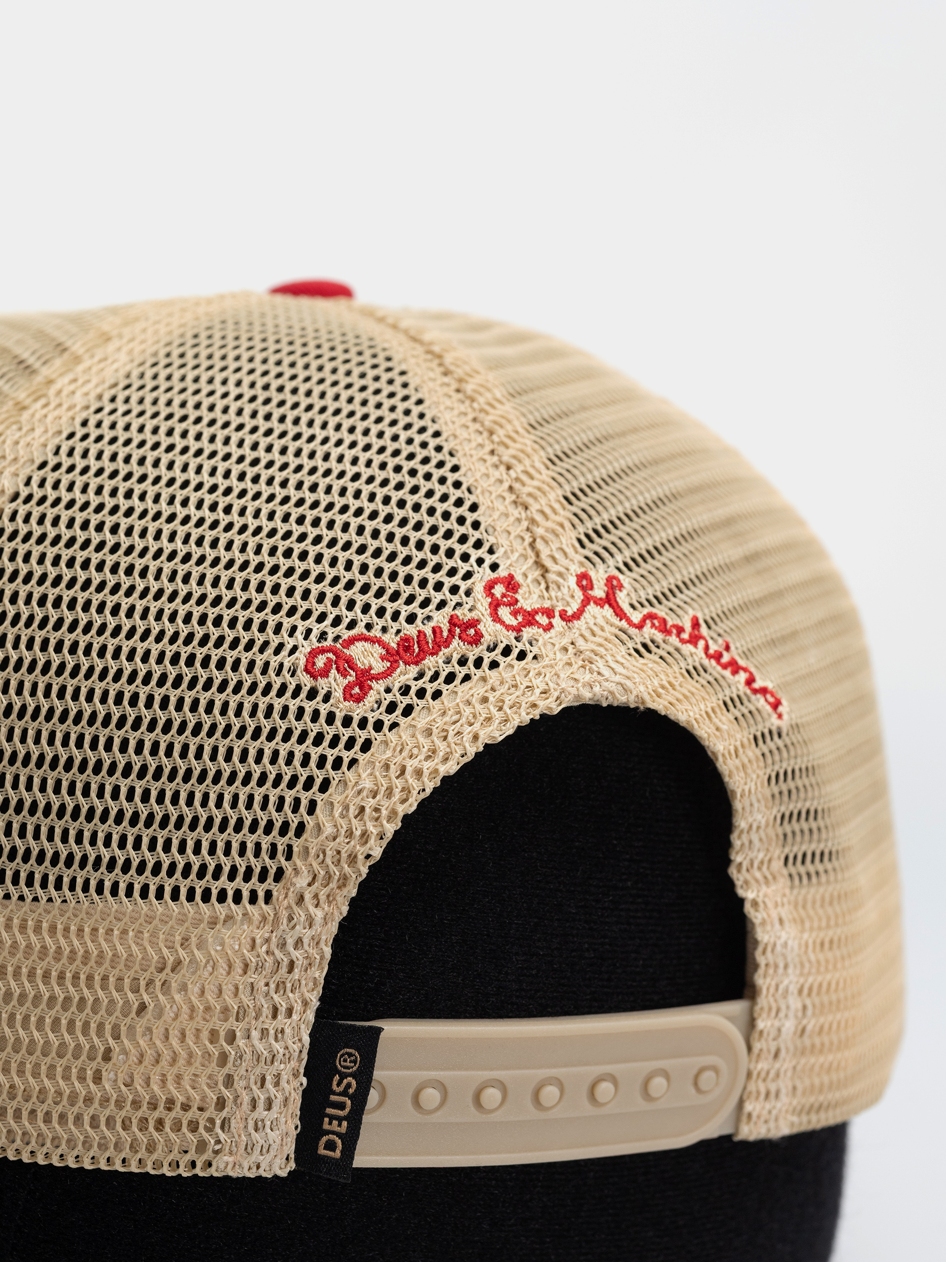 Шапка с козирка Deus Ex Machina Malden (melon red)