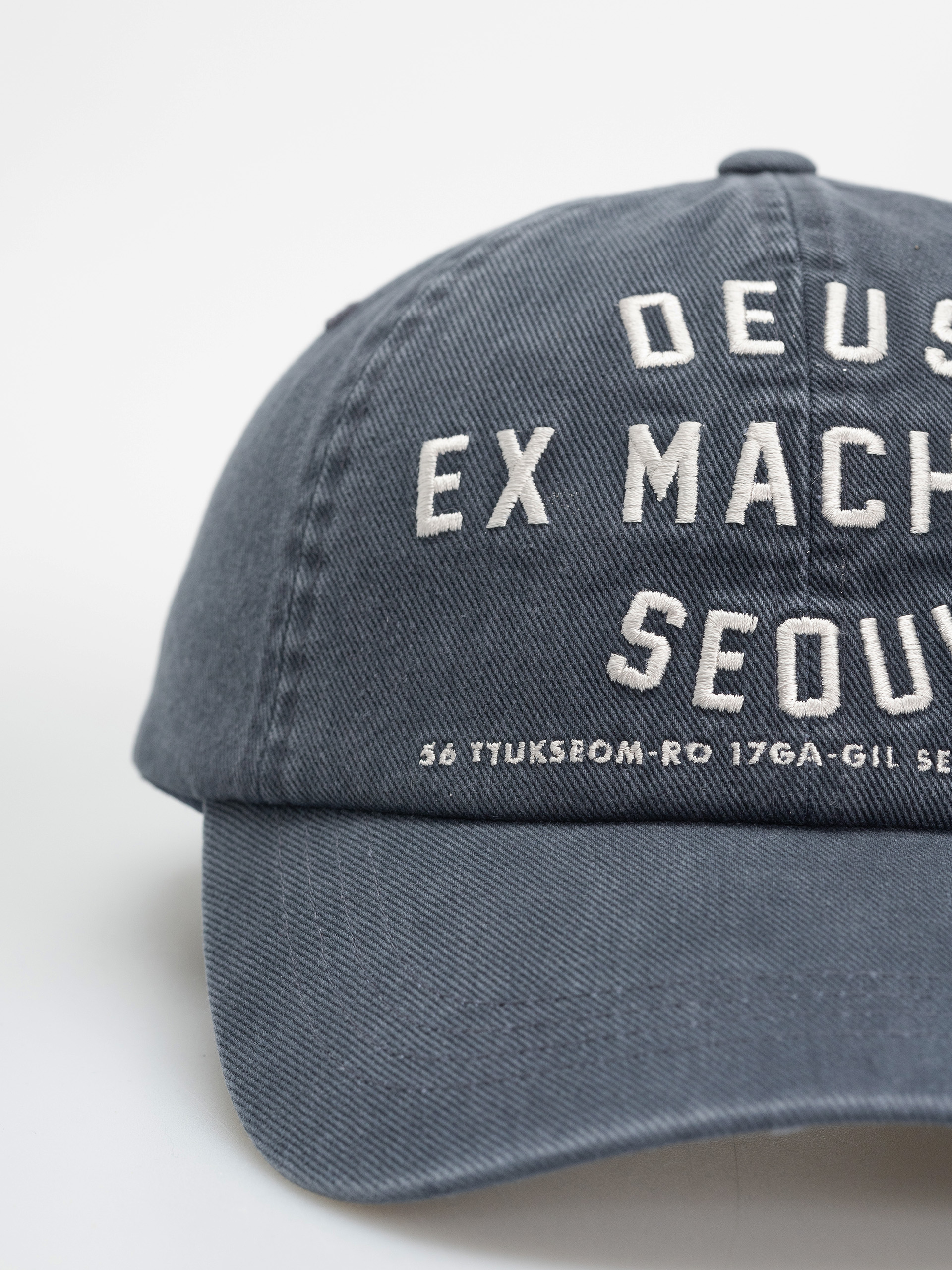 Шапка с козирка Deus Ex Machina College Address (navy)