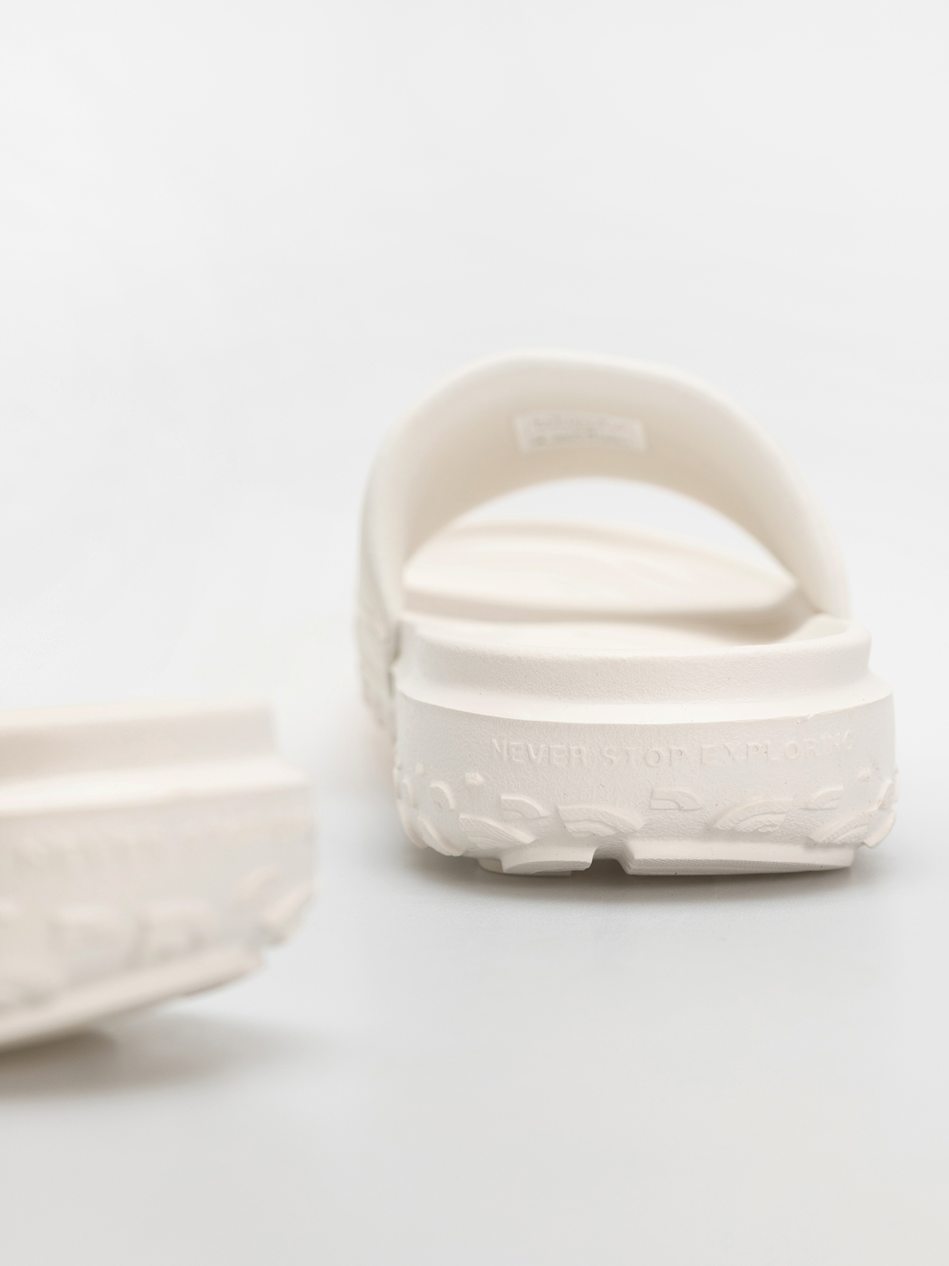 Чехли The North Face Never Stop Cush (white dune/lava)