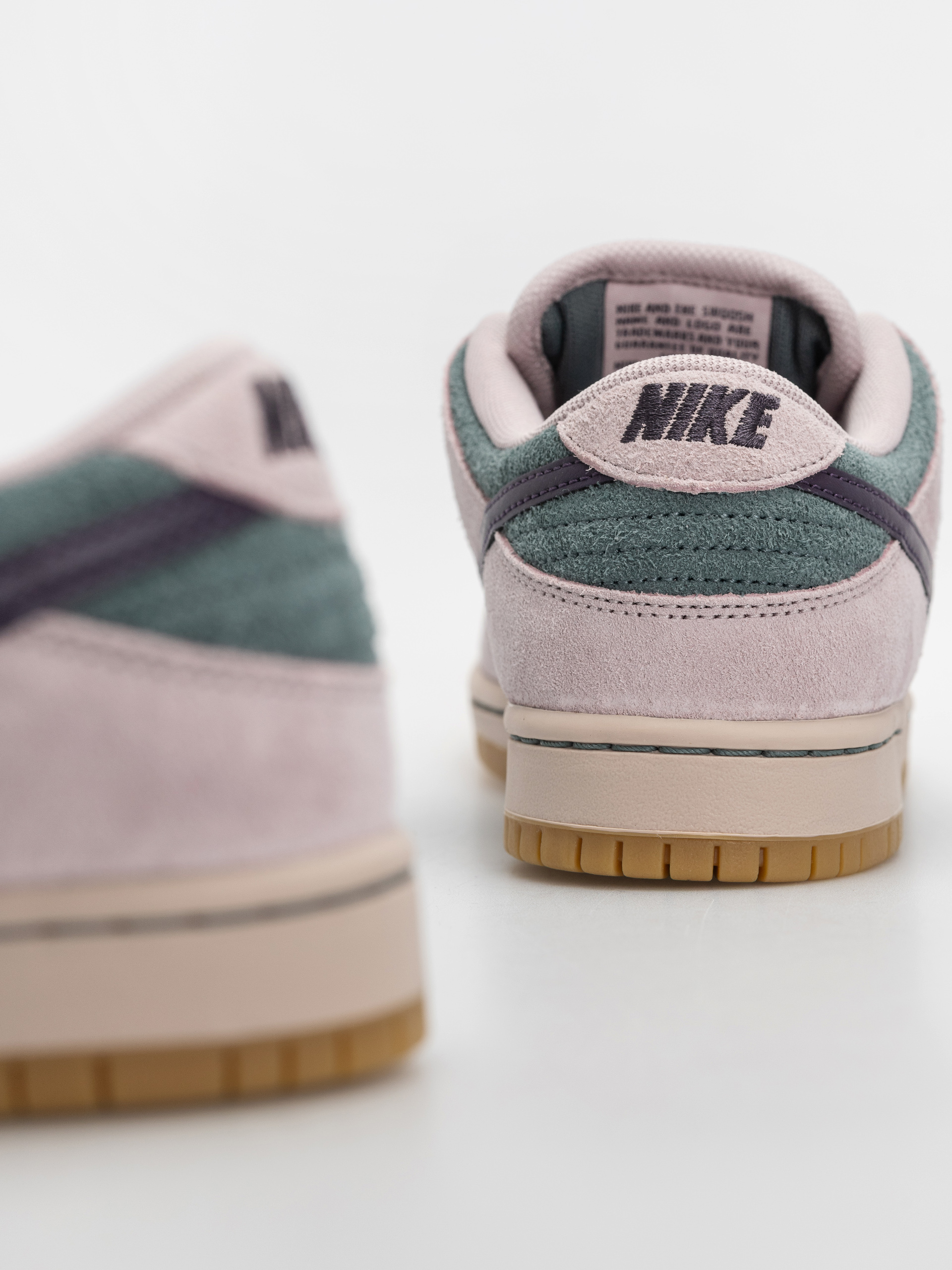 Обувки Nike SB Dunk Low Pro (mineral slate/dark raisin/particle rose)