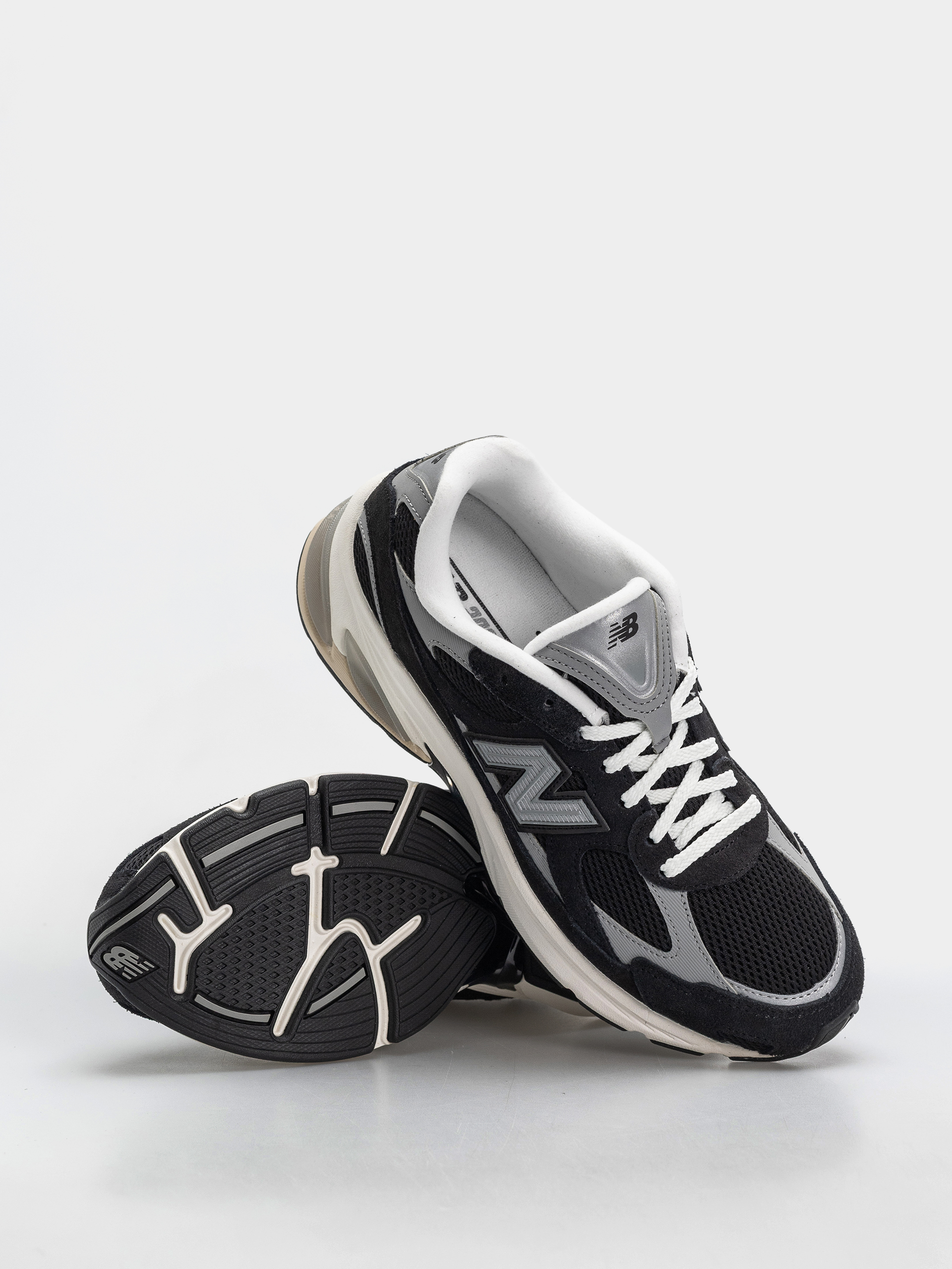 Обувки New Balance 2010 (black/shadow grey/sea salt)