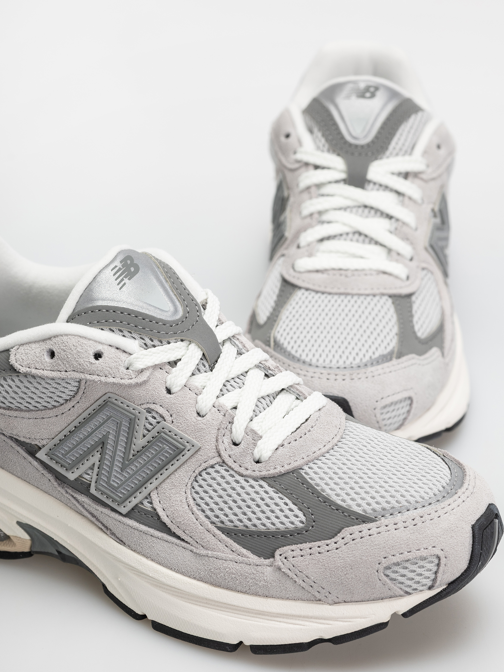 Обувки New Balance 2010 (raincloud/harbor grey/white)