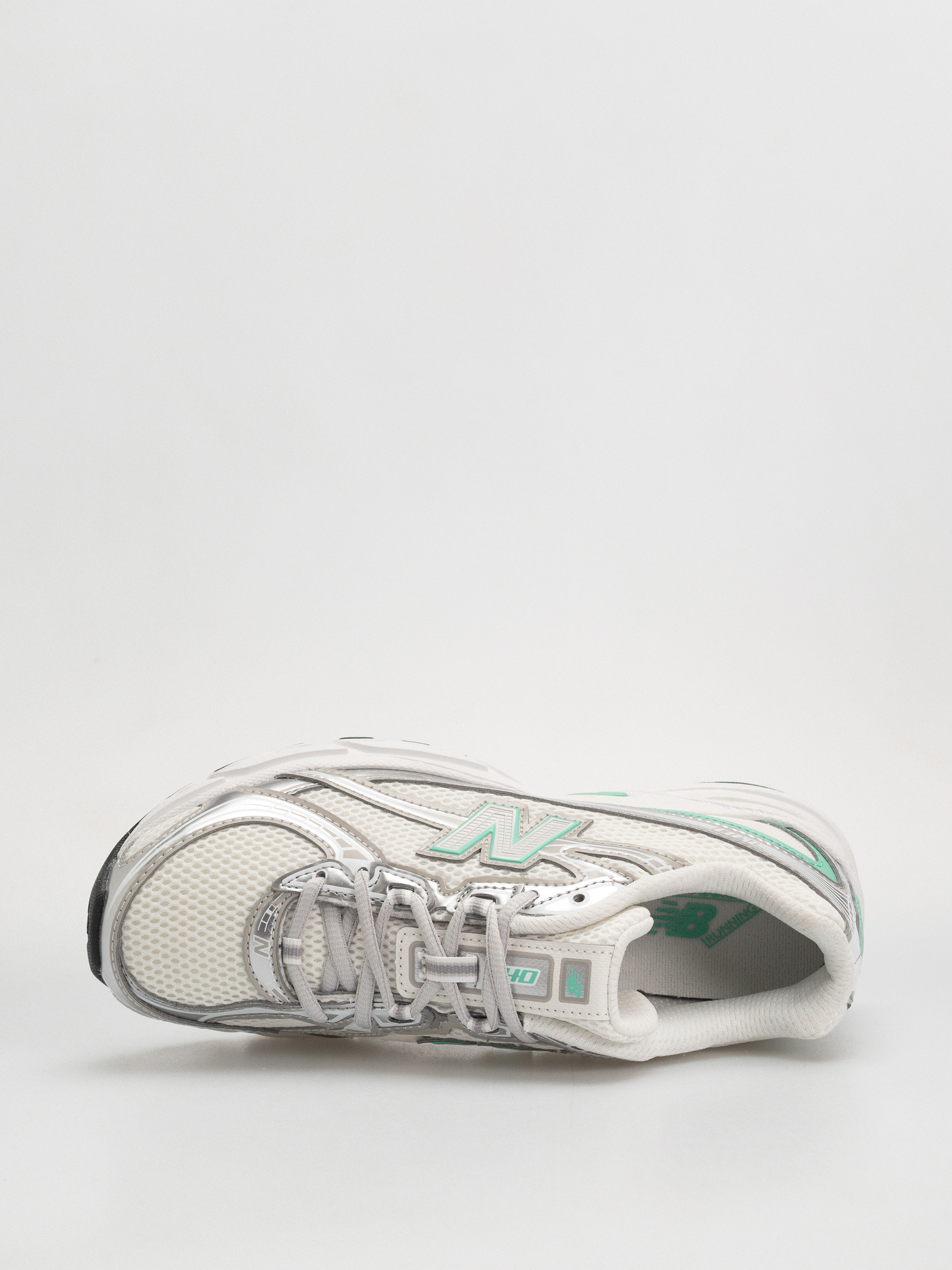 Обувки New Balance 740 JR (silver metallic/deep end)
