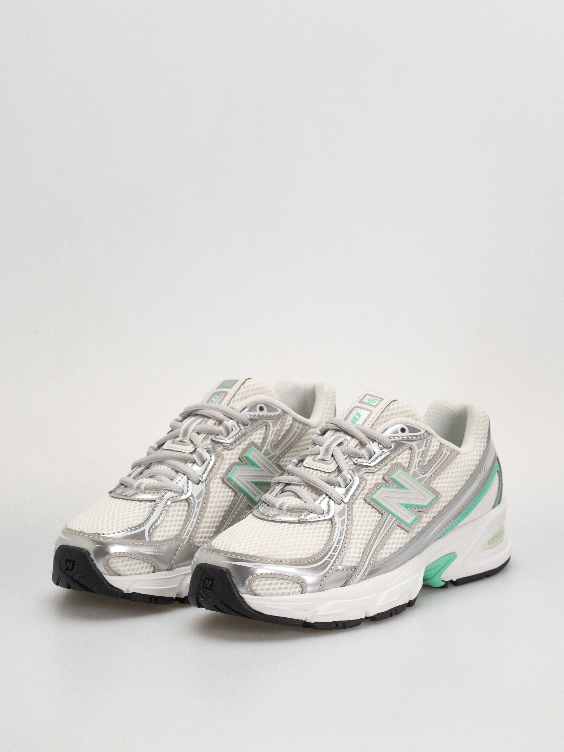 Обувки New Balance 740 JR (silver metallic/deep end)