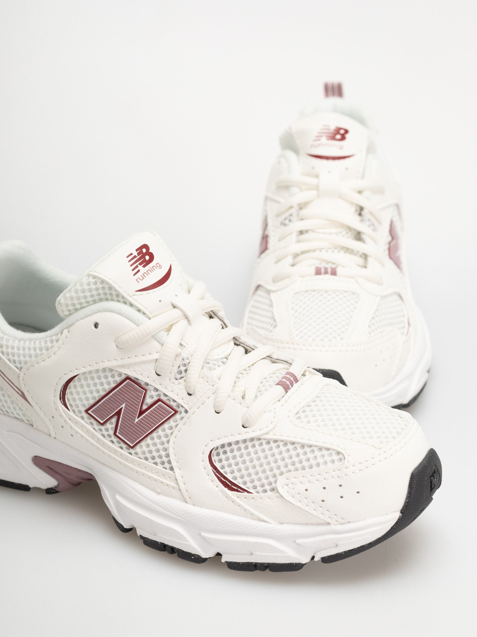 Обувки New Balance 530 JR (sea salt/rosewood)