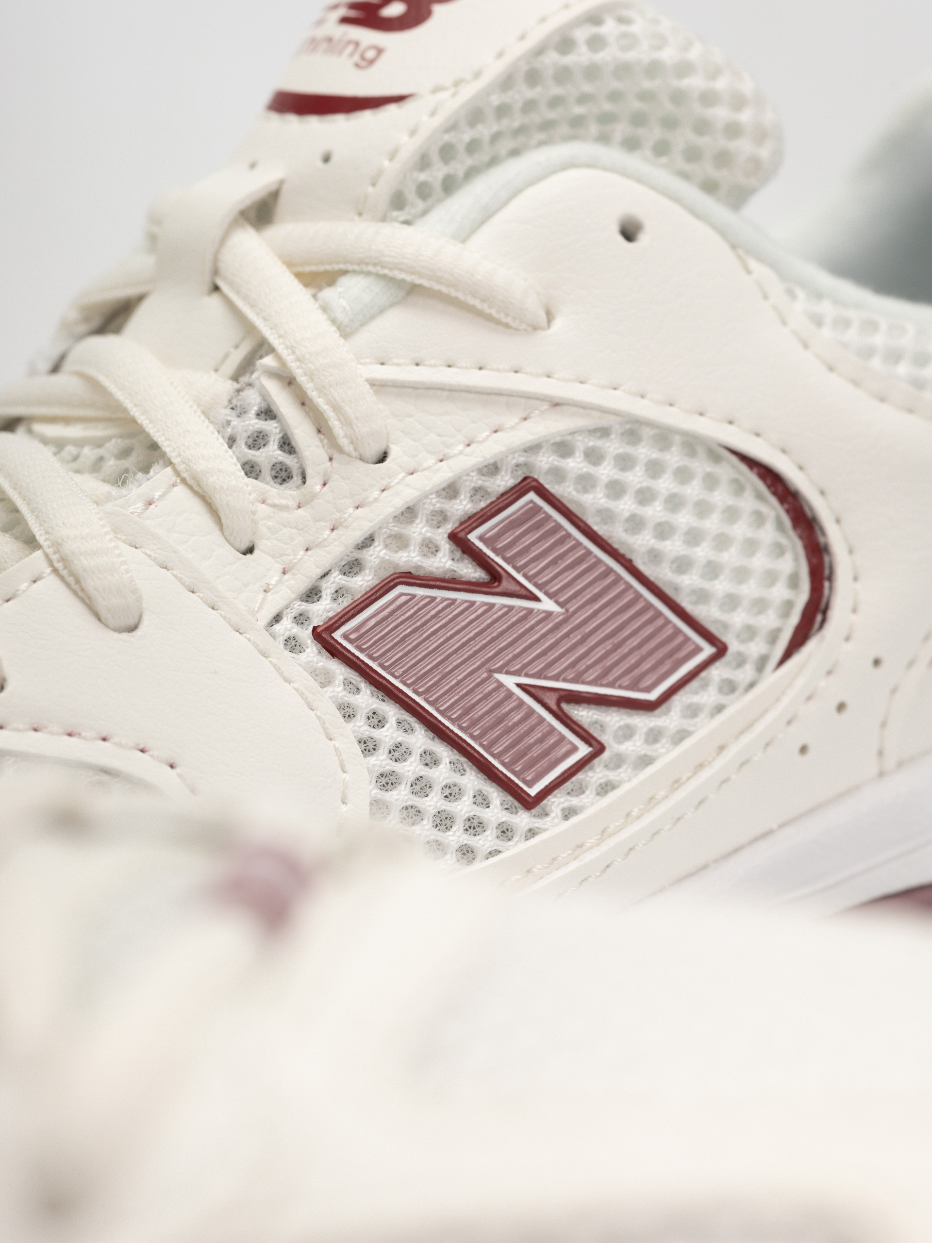 Обувки New Balance 530 JR (sea salt/rosewood)