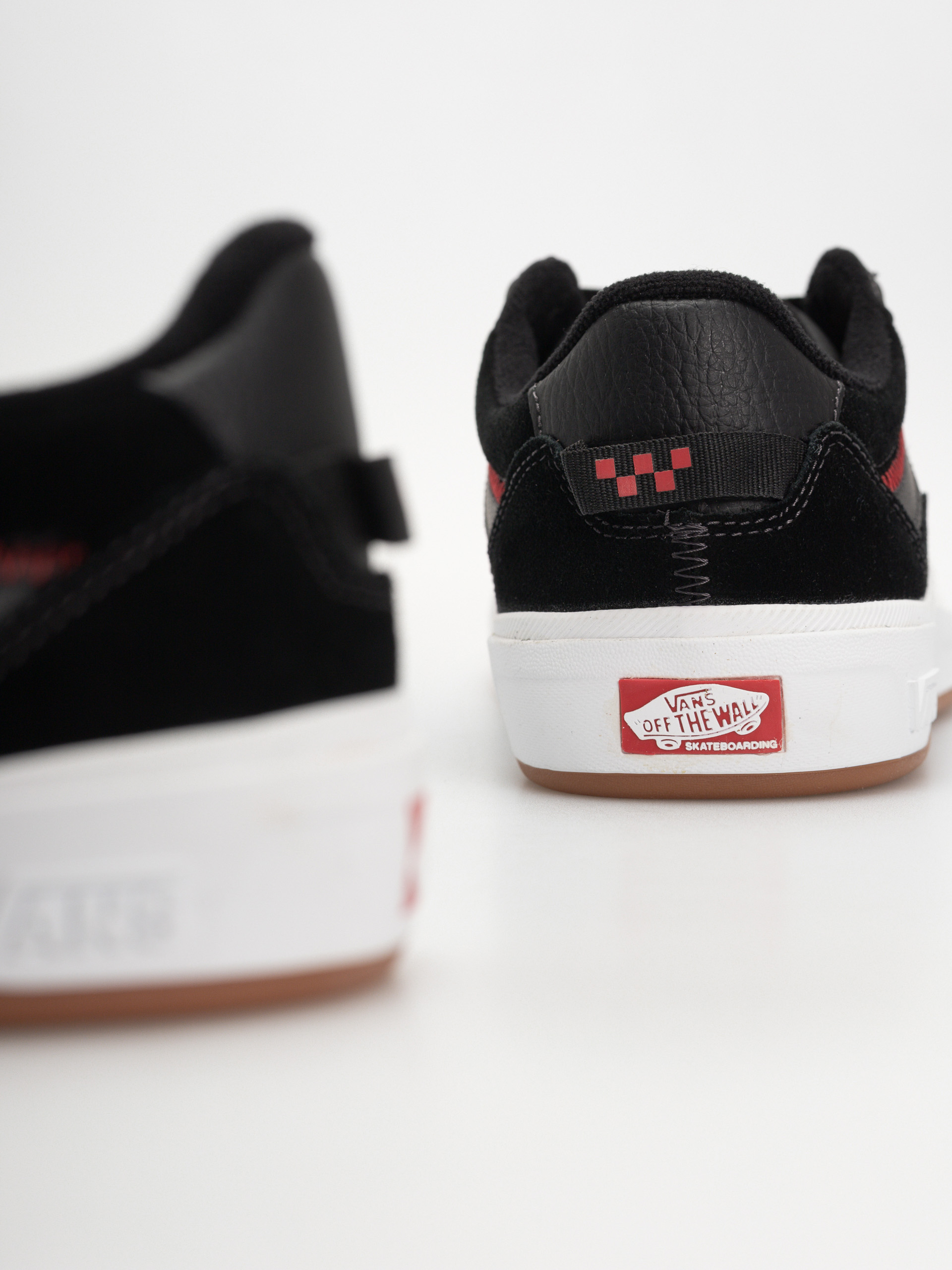 Обувки Vans Skate 2 Wayvee (black/flame)
