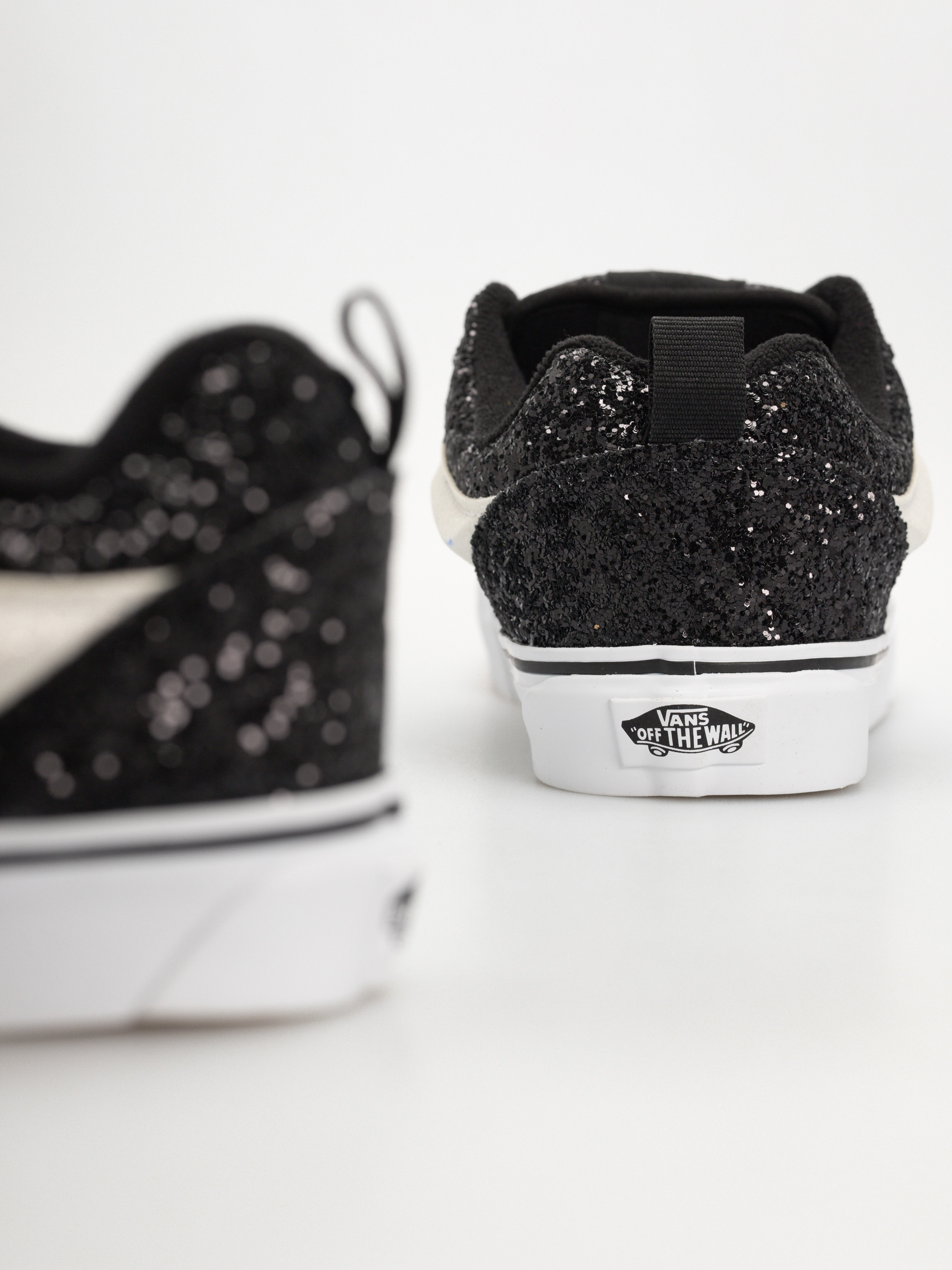 Обувки Vans Knu Skool (gltr black/white)