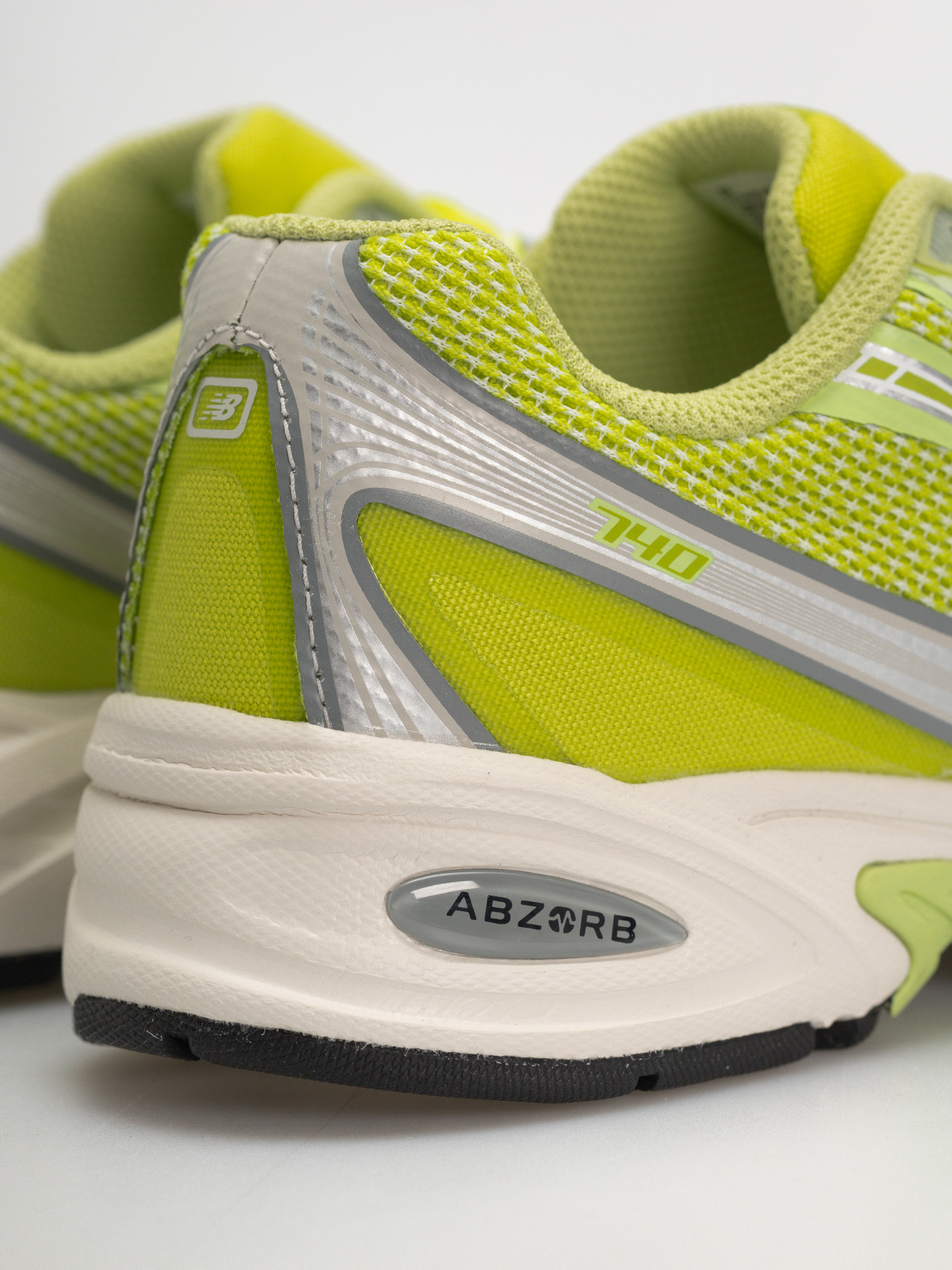 Обувки New Balance 740 (timberwolf/afterglow)