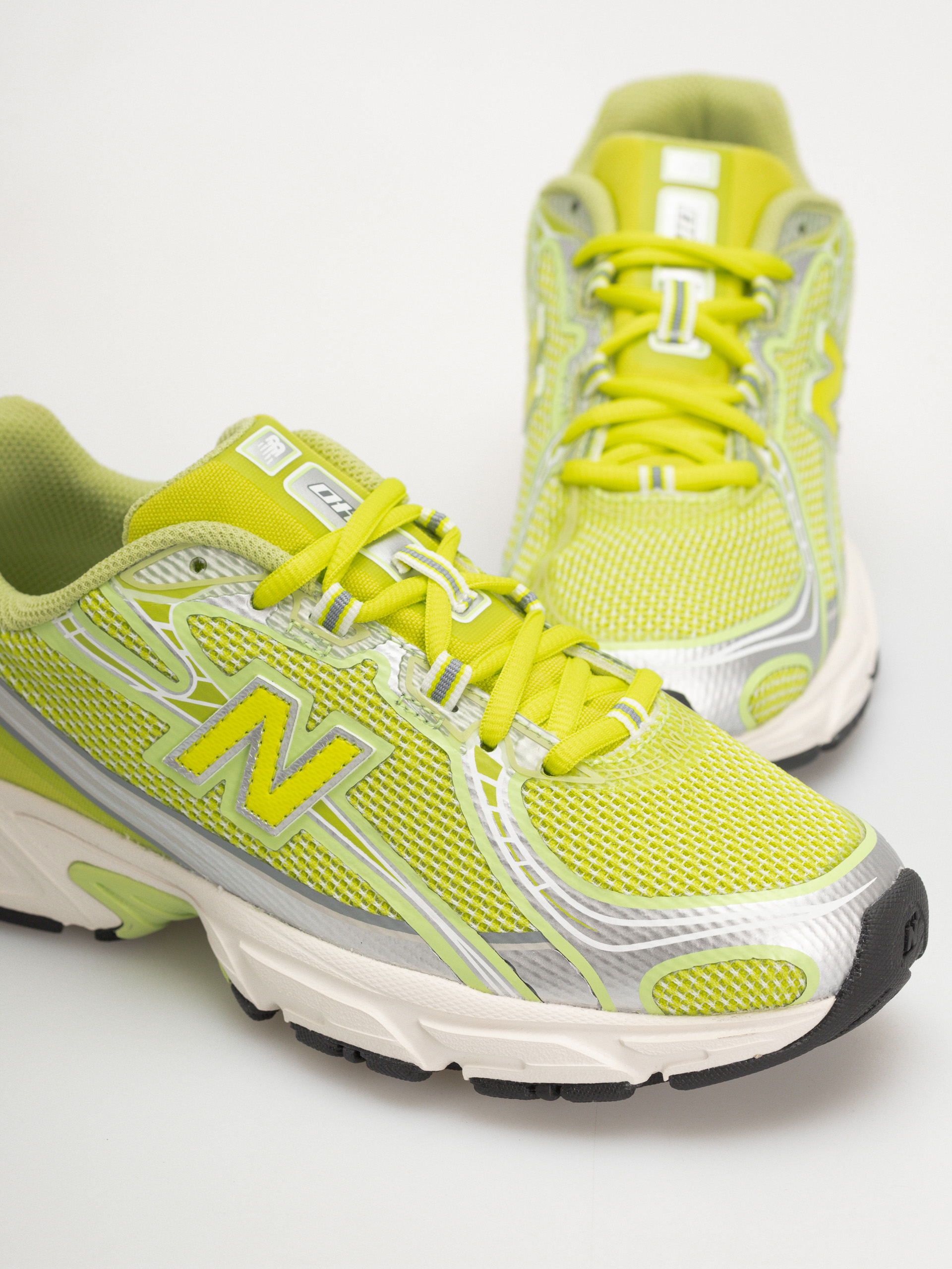 Обувки New Balance 740 (timberwolf/afterglow)