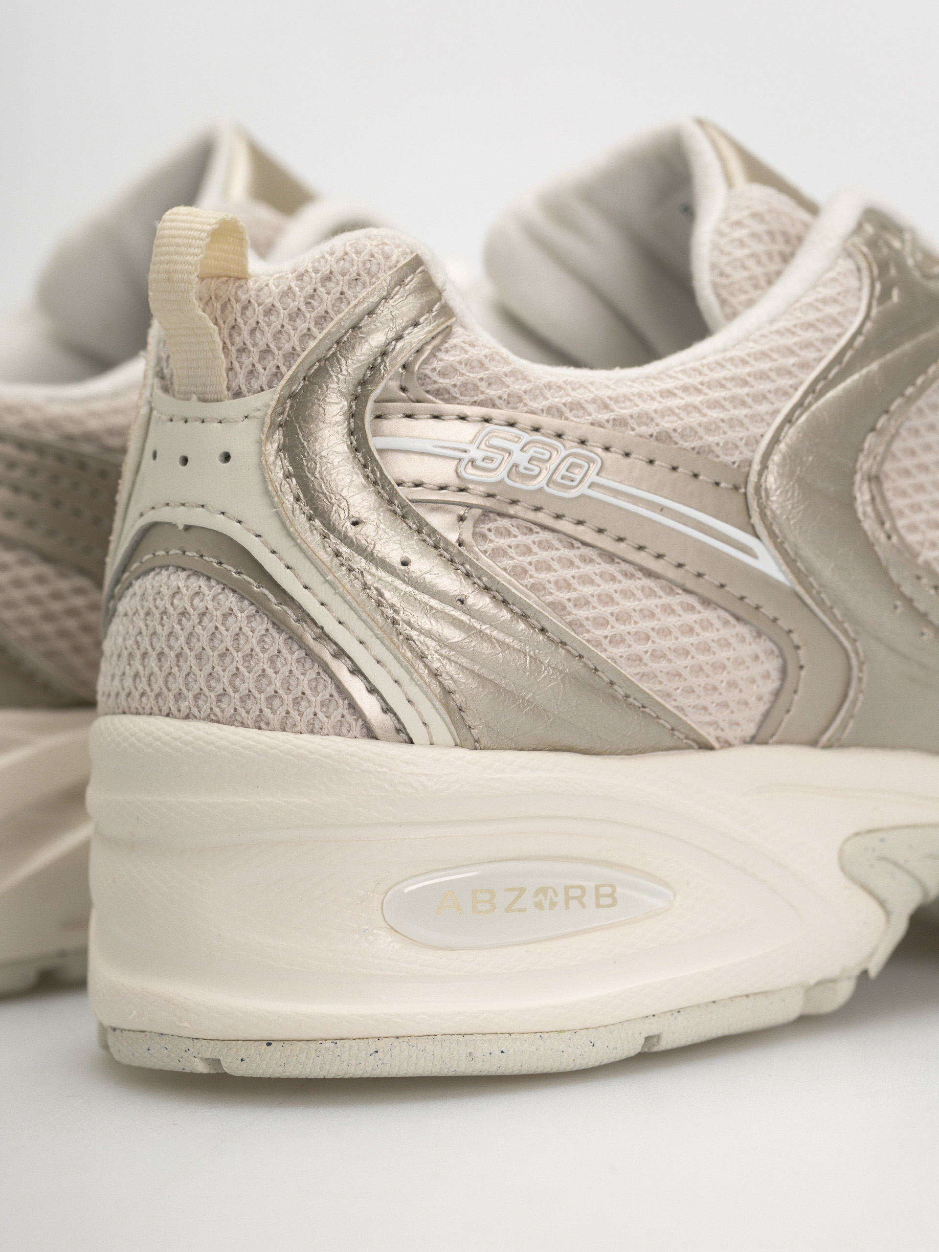 Обувки New Balance 530 (gold metallic/linen)