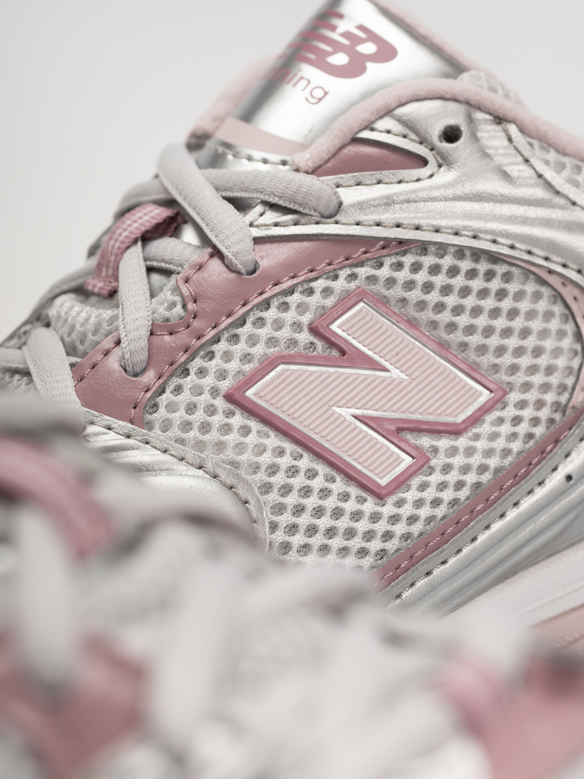 Обувки New Balance 530 (silver metallic/rosewood)