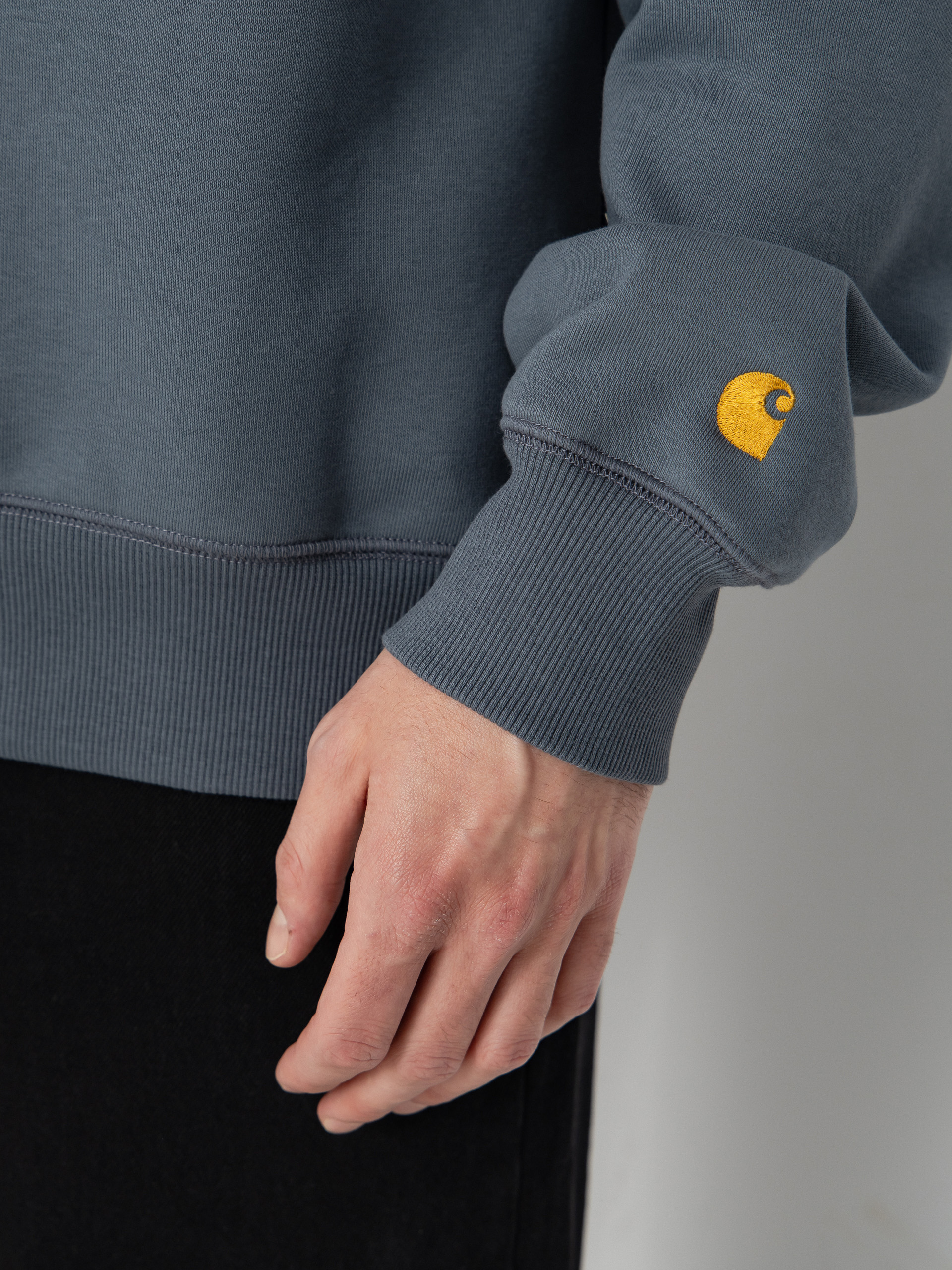 Суитшърт Carhartt WIP Chase (cozy blue/gold)