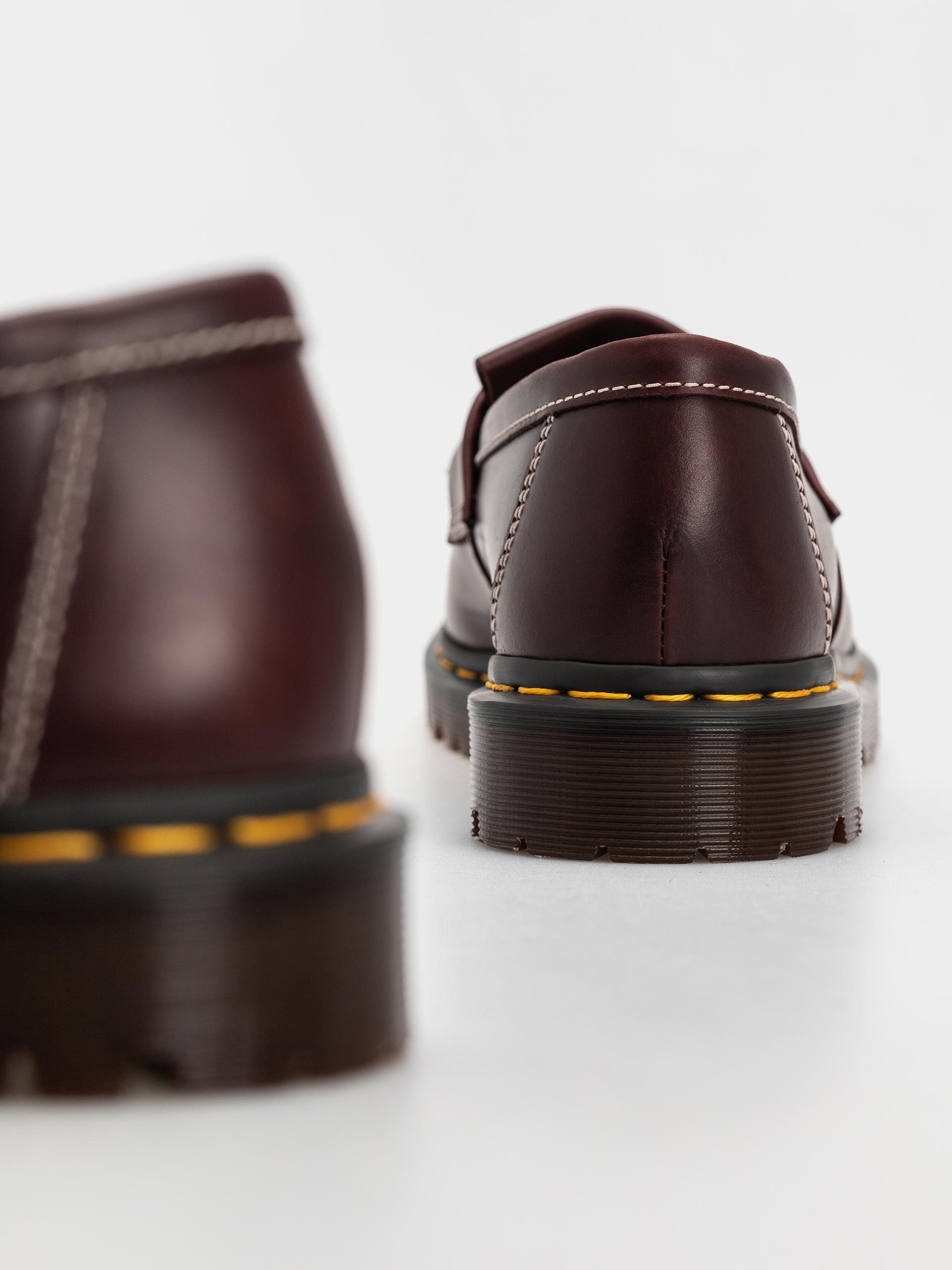 Обувки Dr. Martens Adrian Ben Tassel Loafer (cherry red orleans)