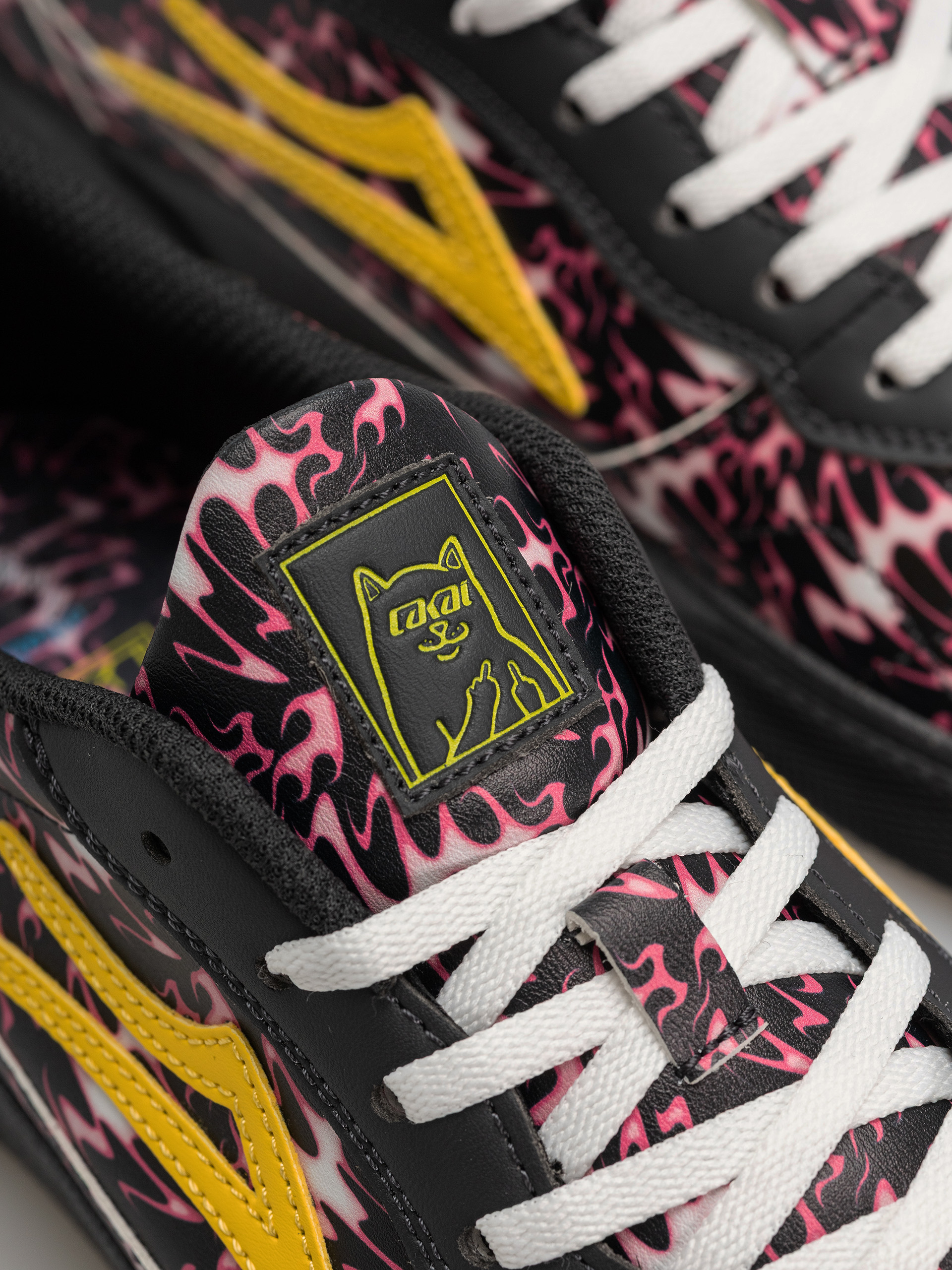Обувки Lakai Cambridge Lakai X Rip'N'Dip (pink flame)