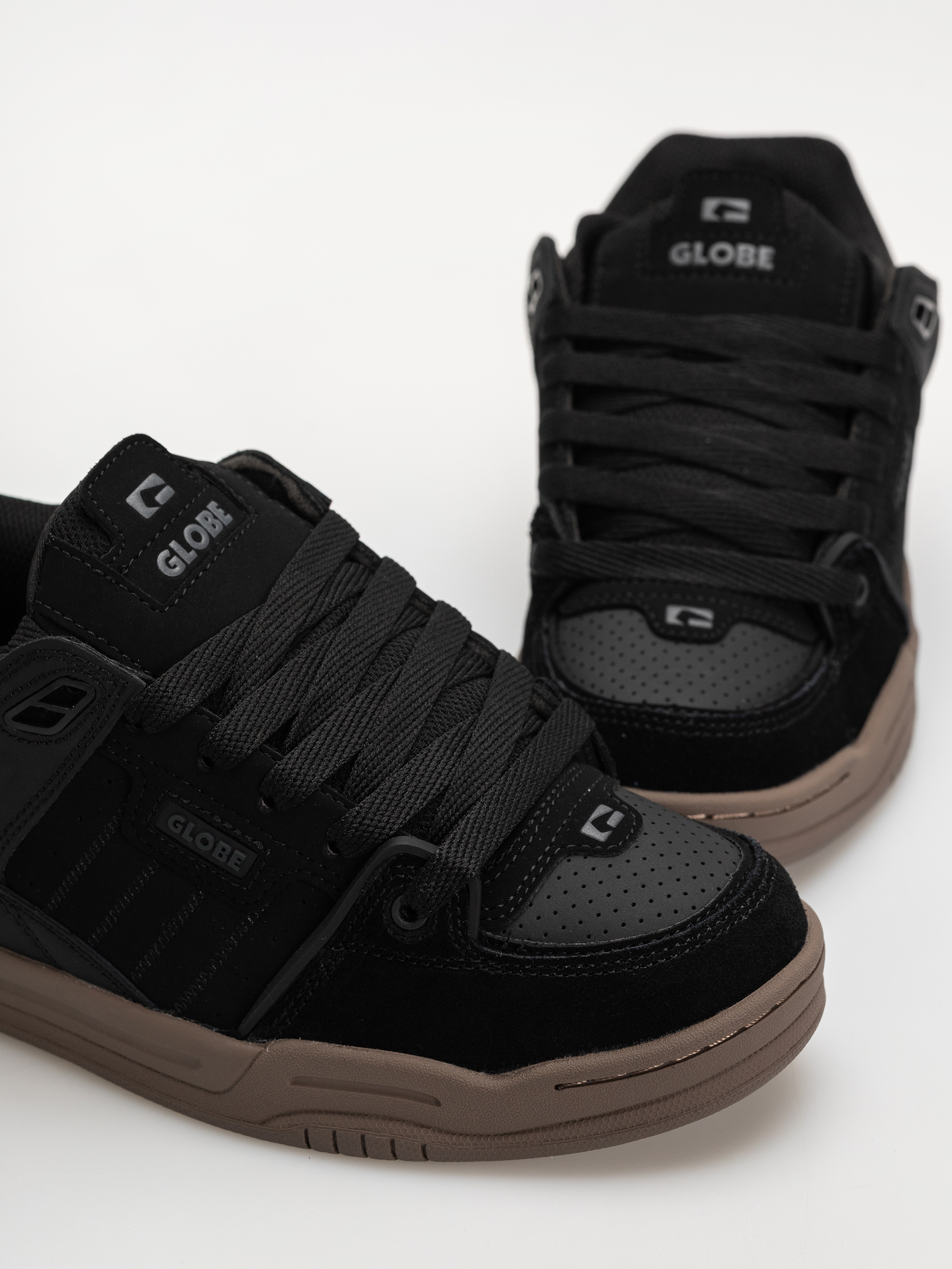 Обувки Globe Fusion (black/tobacco gum)