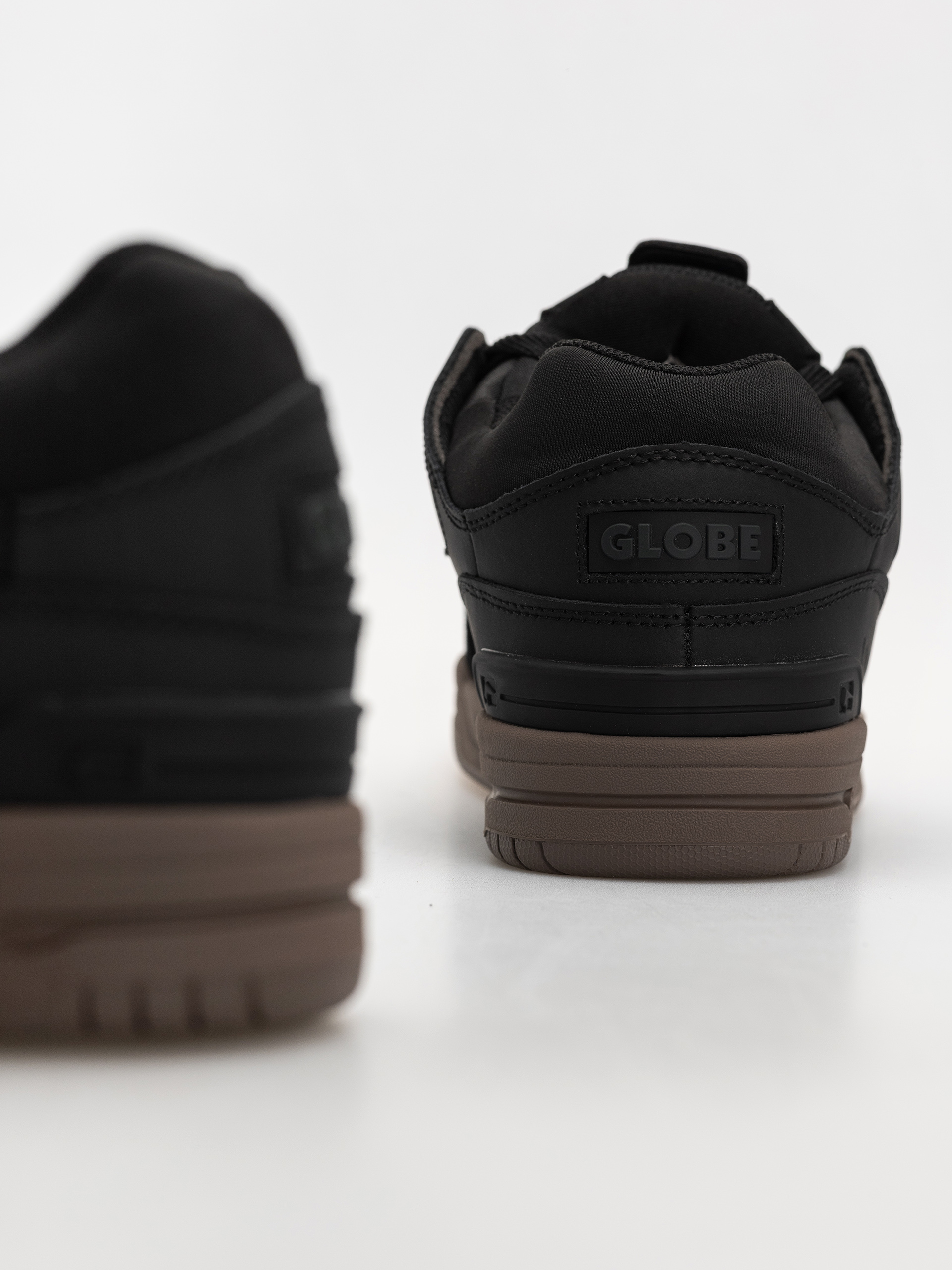 Обувки Globe Fusion (black/tobacco gum)