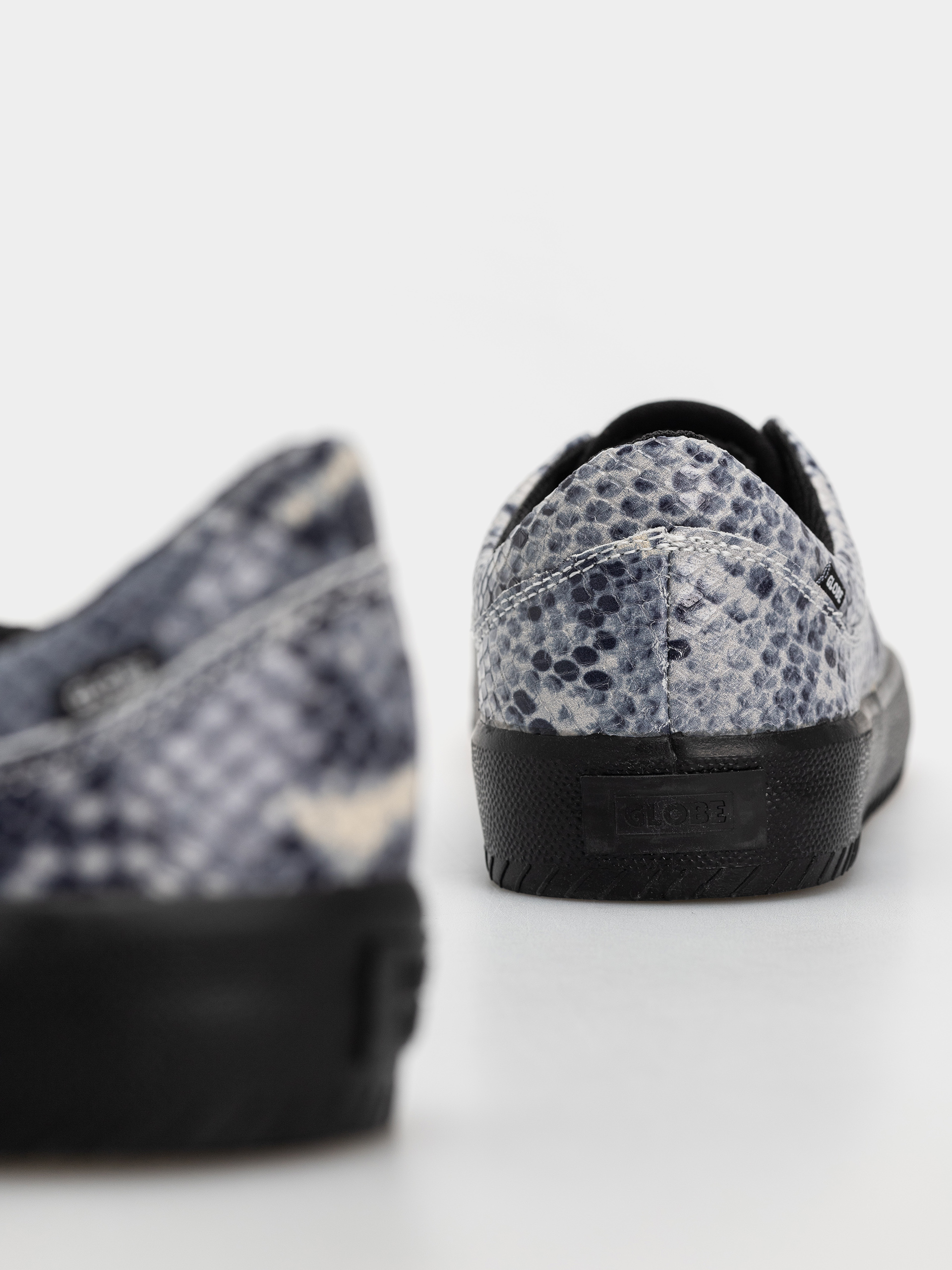 Обувки Globe Melbek (wasted talent black/snake)