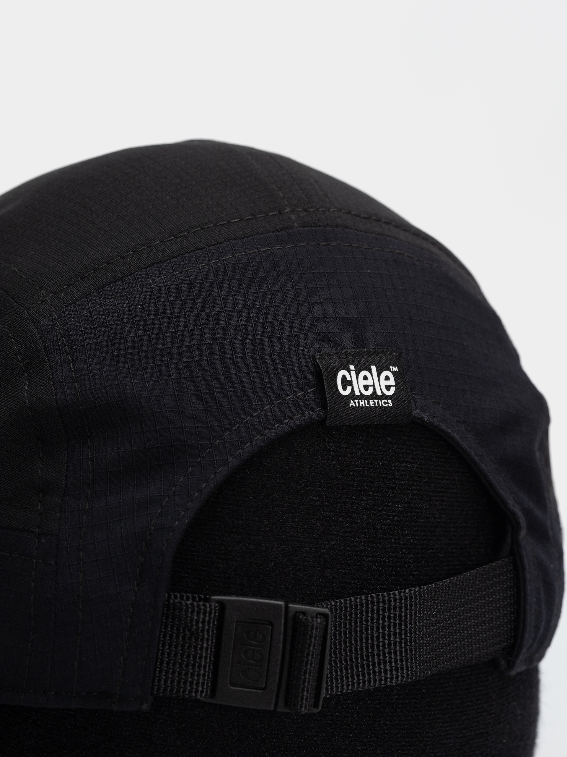 Шапка с козирка Ciele Athletics GOCapSC Field CapitalRC (whitaker)