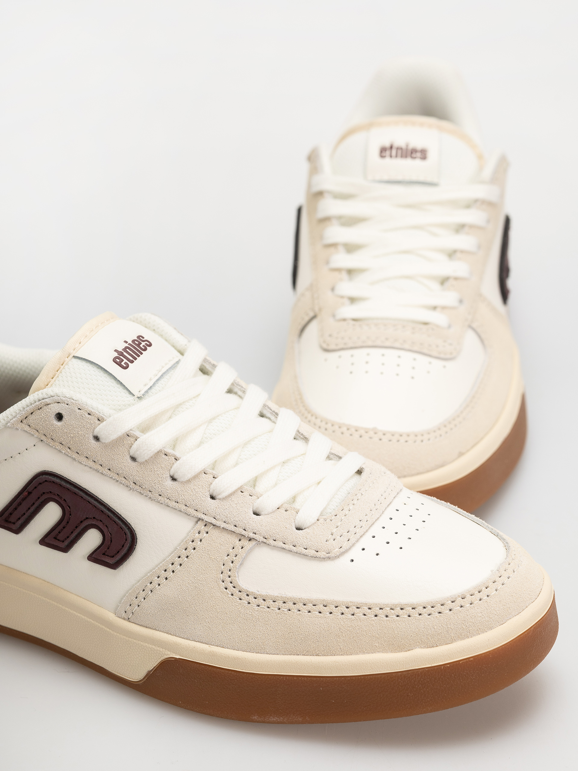 Обувки Etnies Emerson (tan/white)