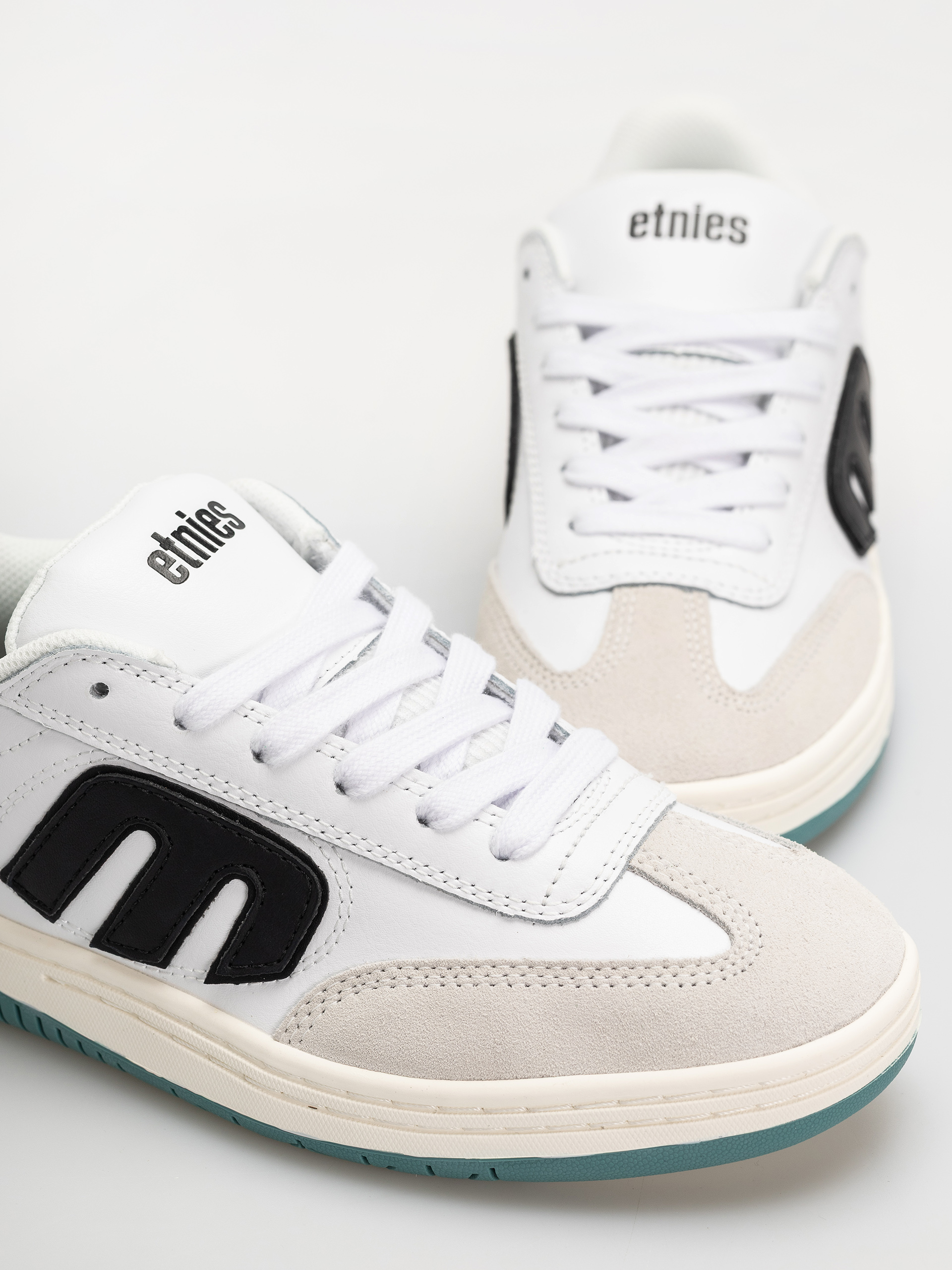 Обувки Etnies Locut (white/black/green)