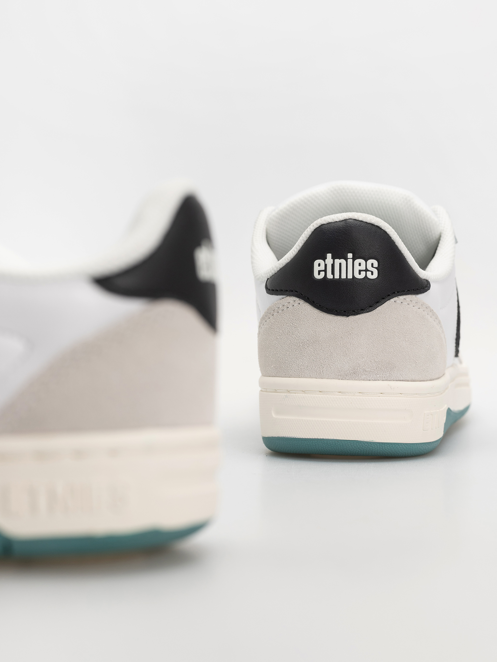 Обувки Etnies Locut (white/black/green)
