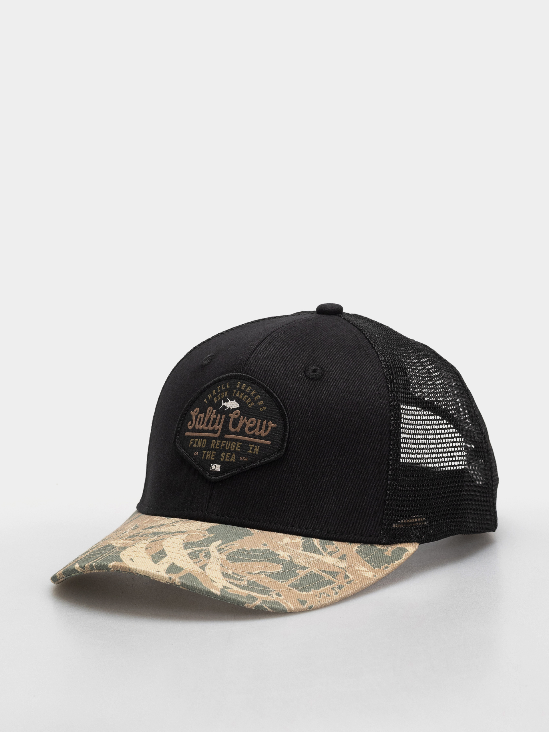 u0428u0430u043fu043au0430 u0441 u043au043eu0437u0438u0440u043au0430 Salty Crew Border Trucker (black camo)