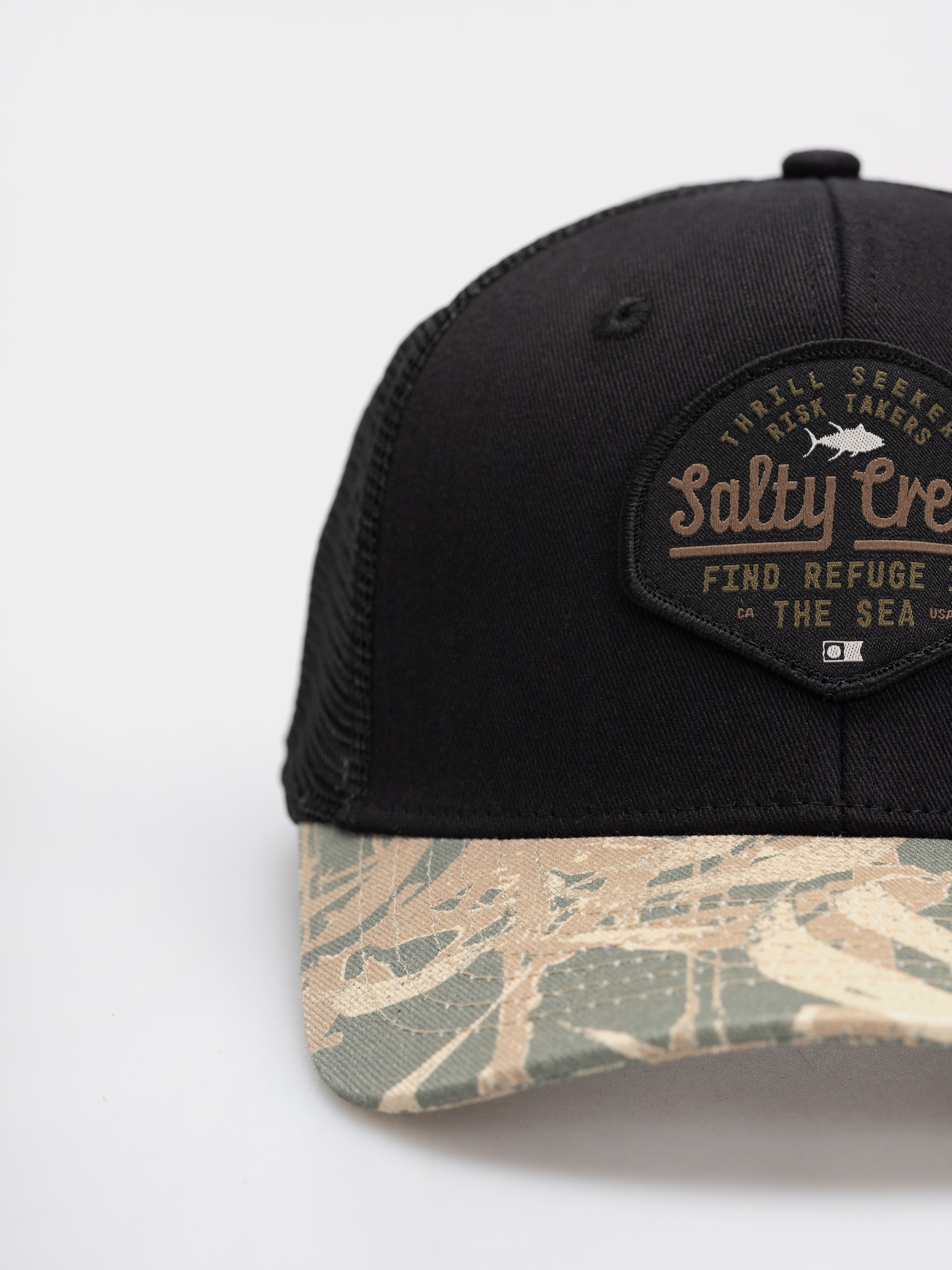 Шапка с козирка Salty Crew Border Trucker (black camo)