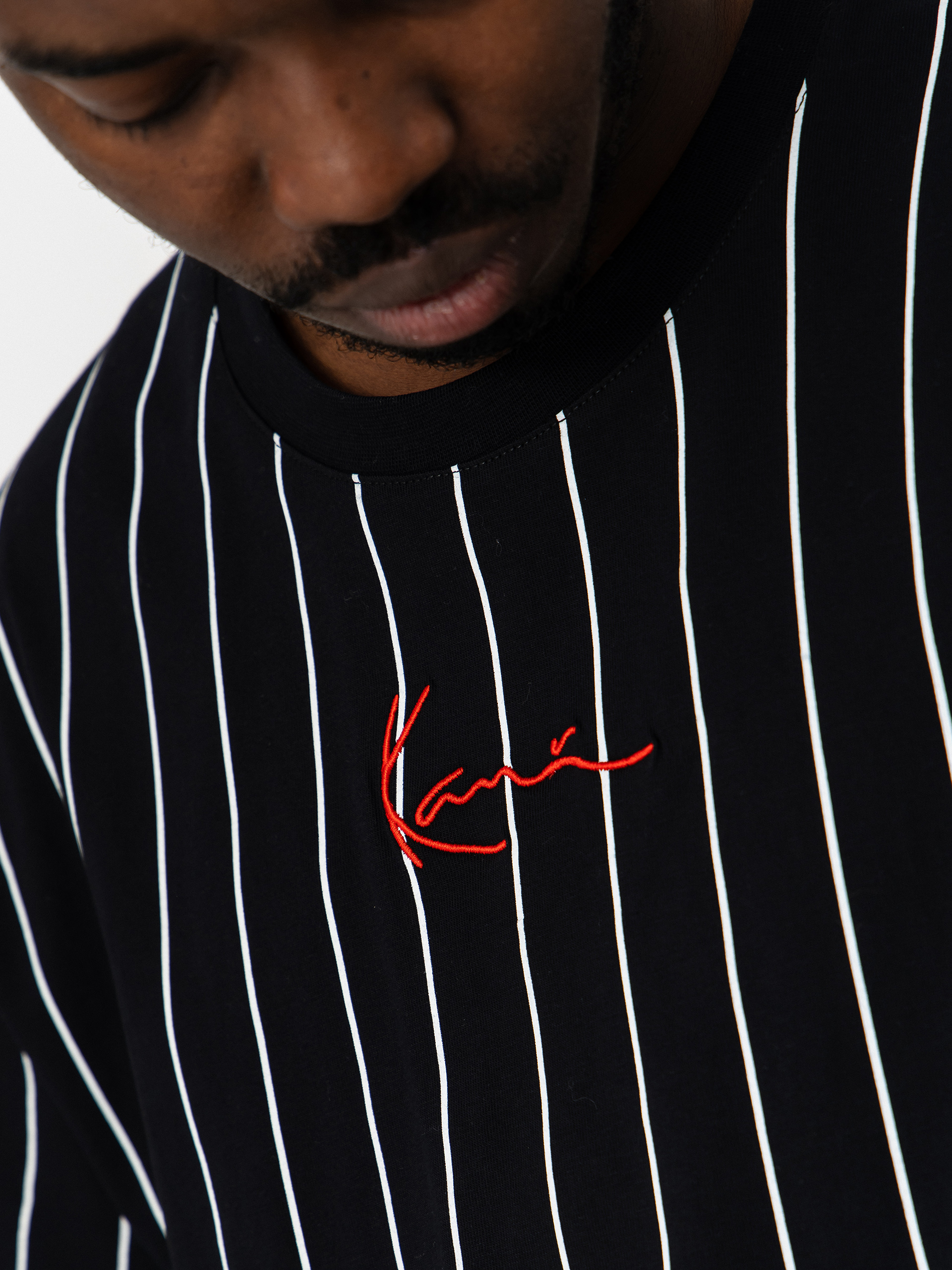 Тениска Karl Kani Small Signature Pinstripe (black/white)