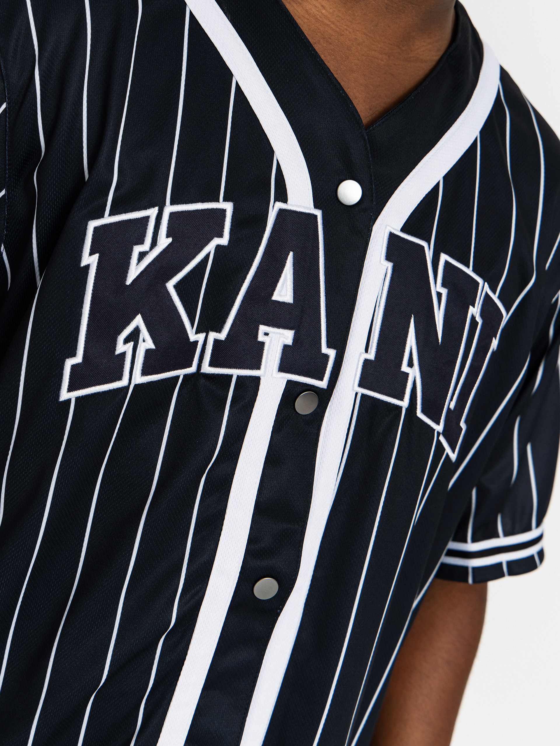 Риза Karl Kani Serif Pinstripe Baseball (black/white)