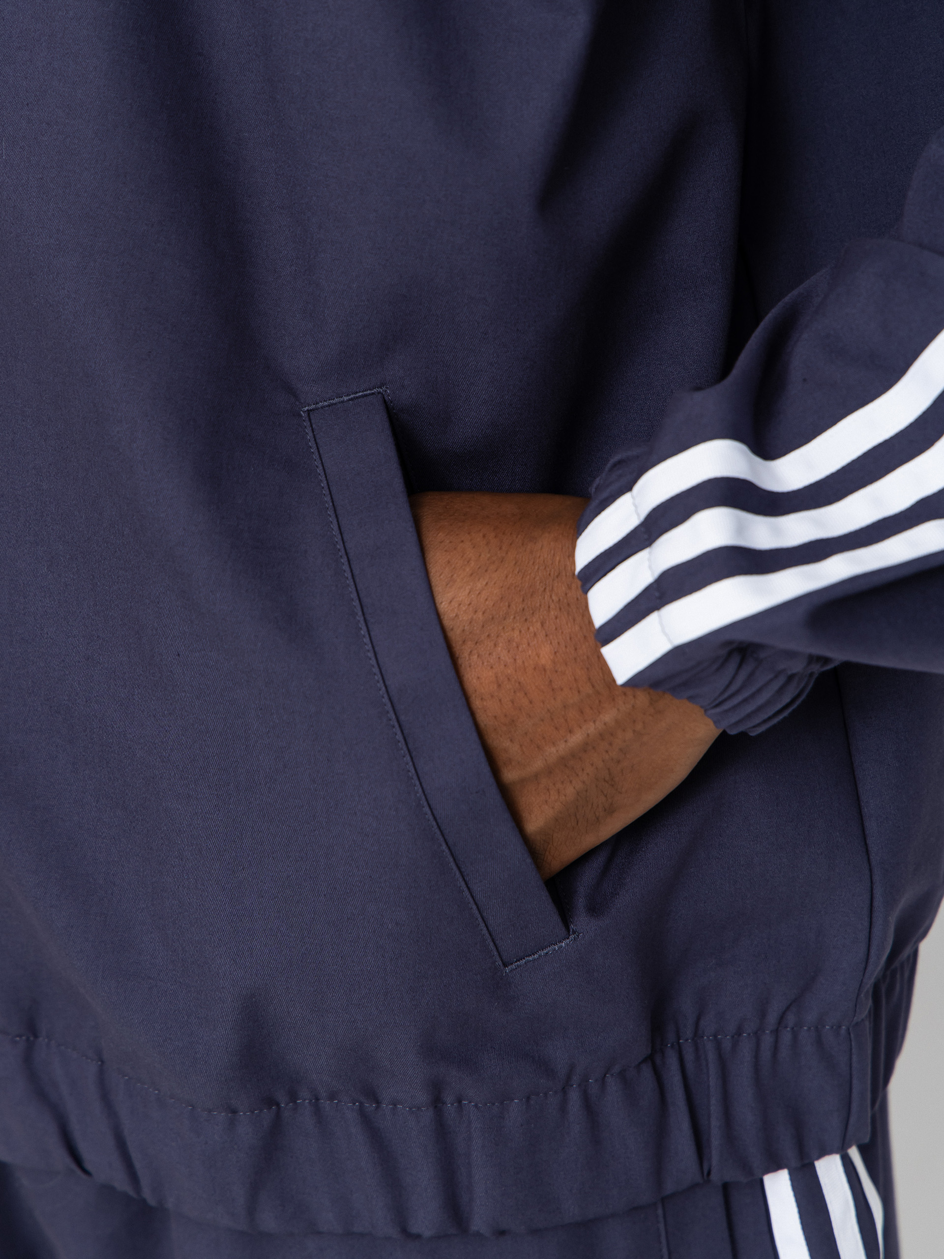 Яке adidas Superfire Tk (shanav/white)