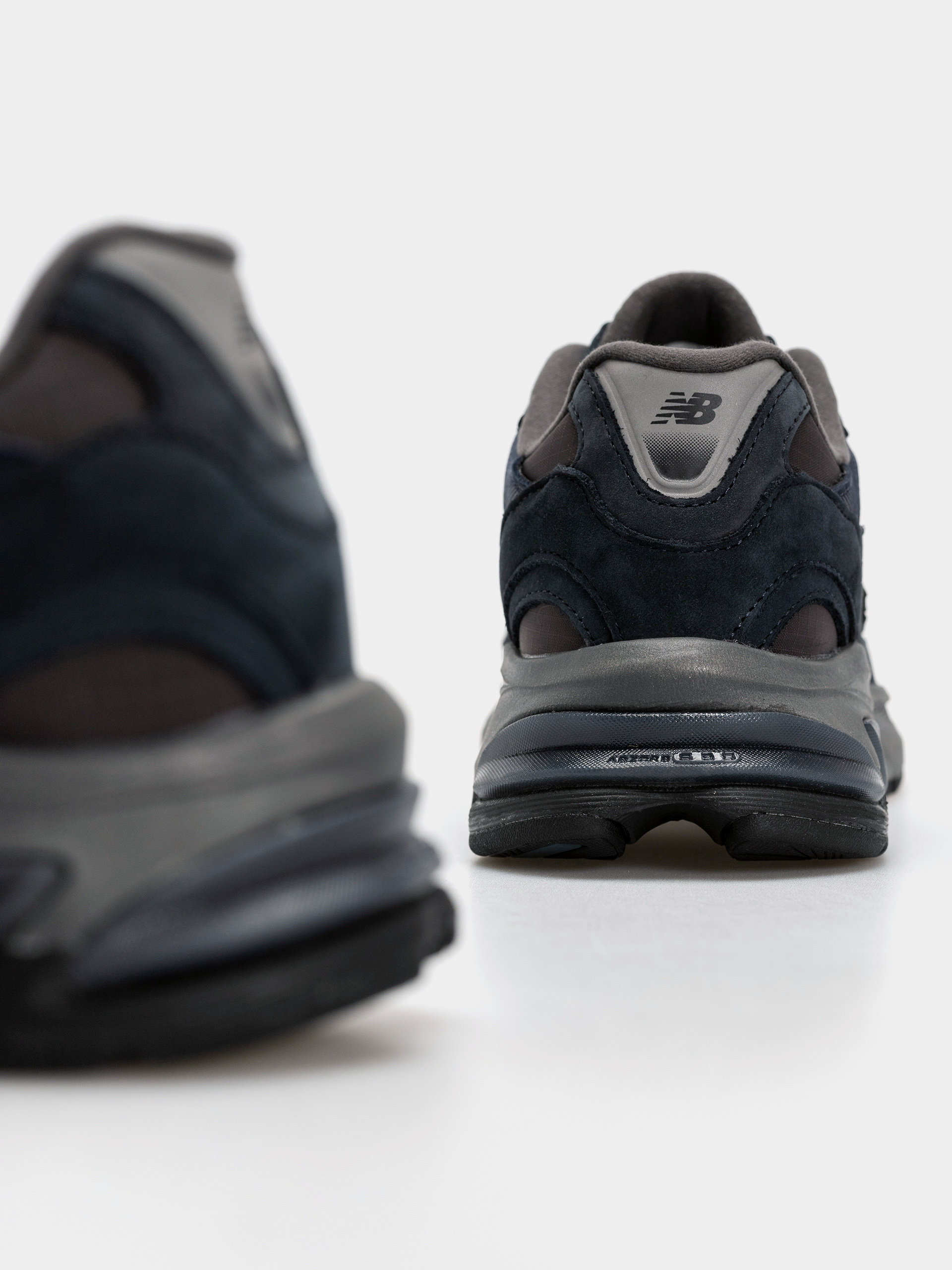 Обувки New Balance 2010 (outerspace/faded black/eclipse)