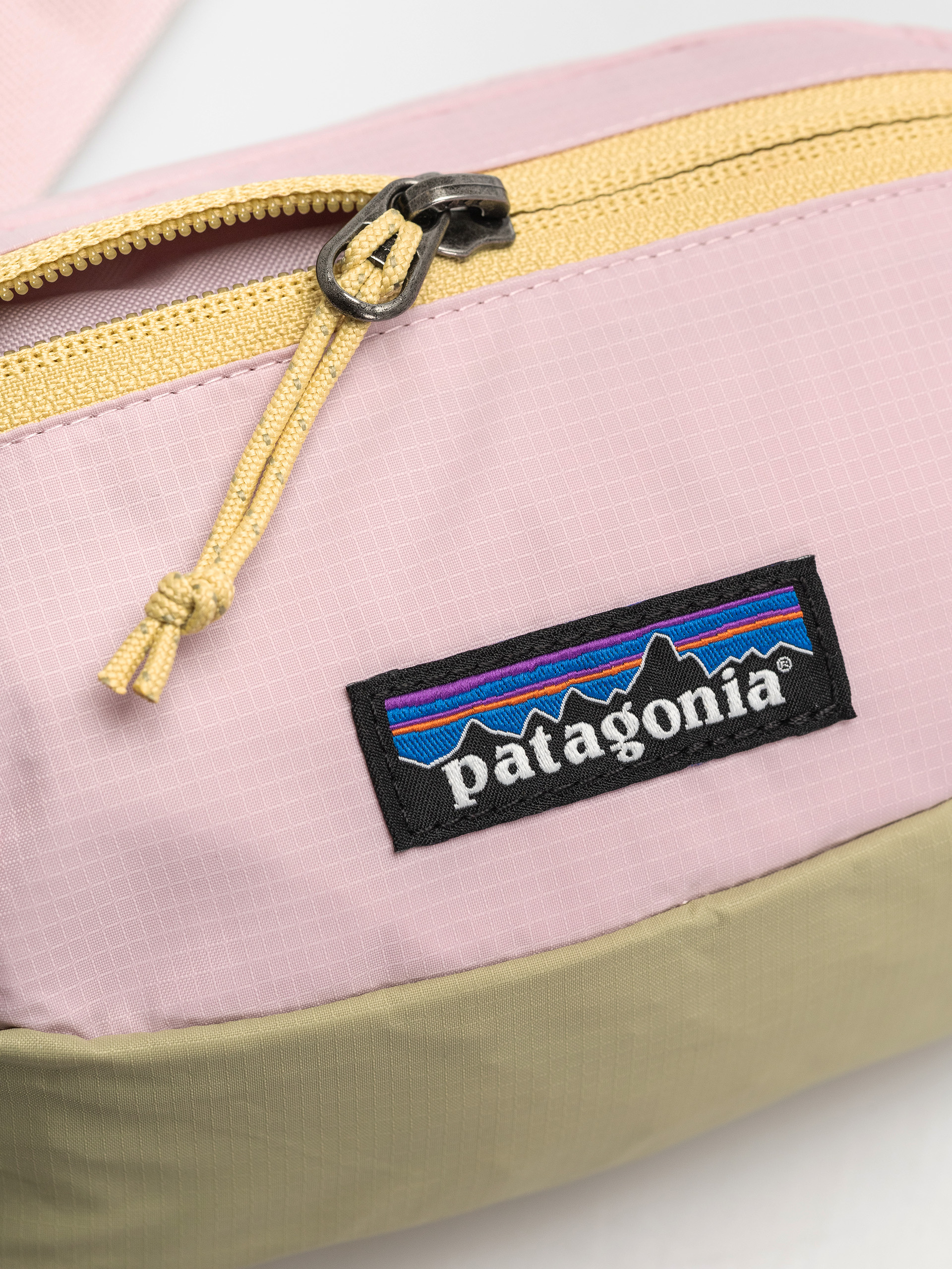 Чантичка за кръст Patagonia Terravia Mini (quiet violet)