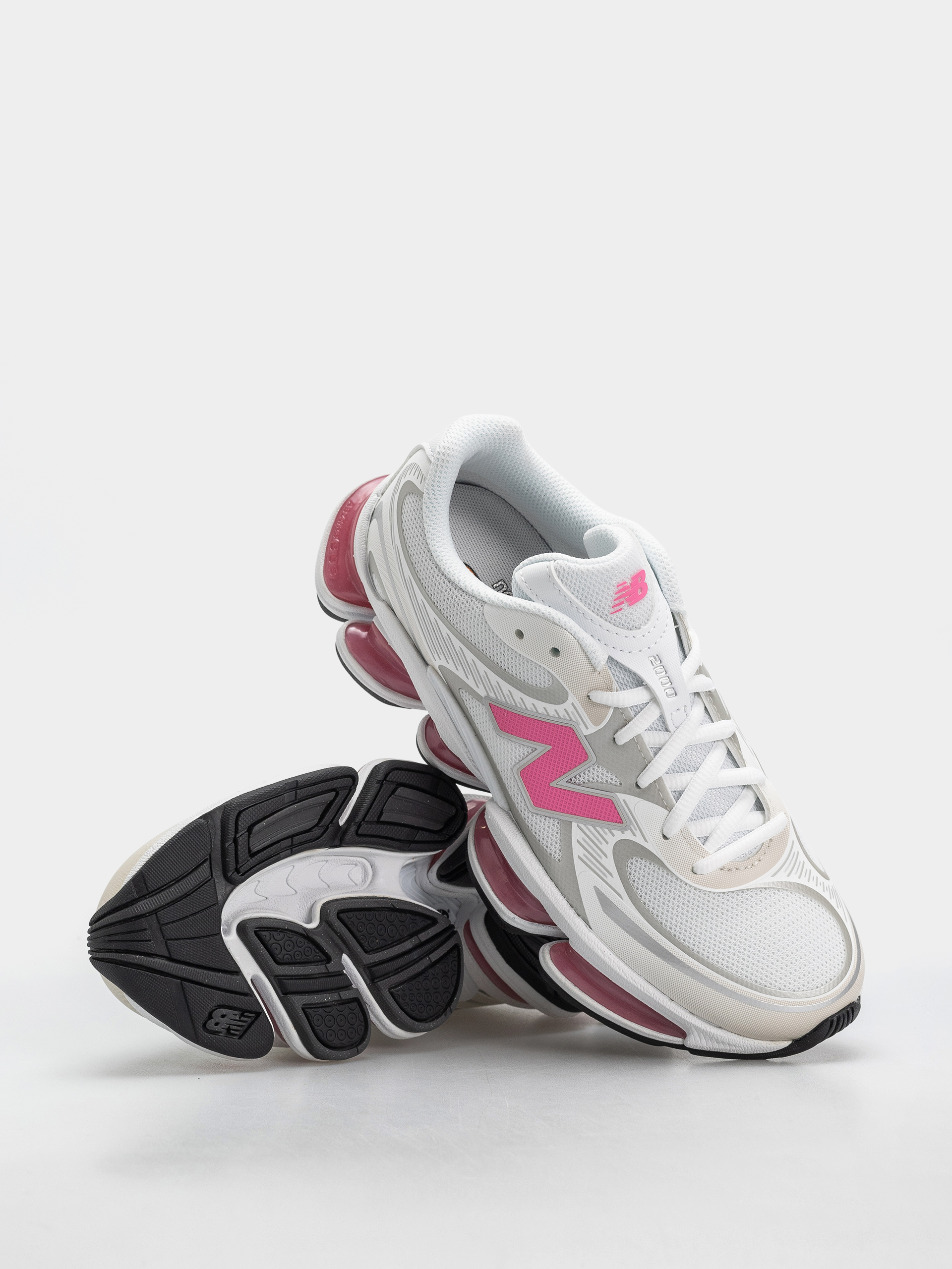 Обувки New Balance 2000 (103 white/30% lighter pink heat)