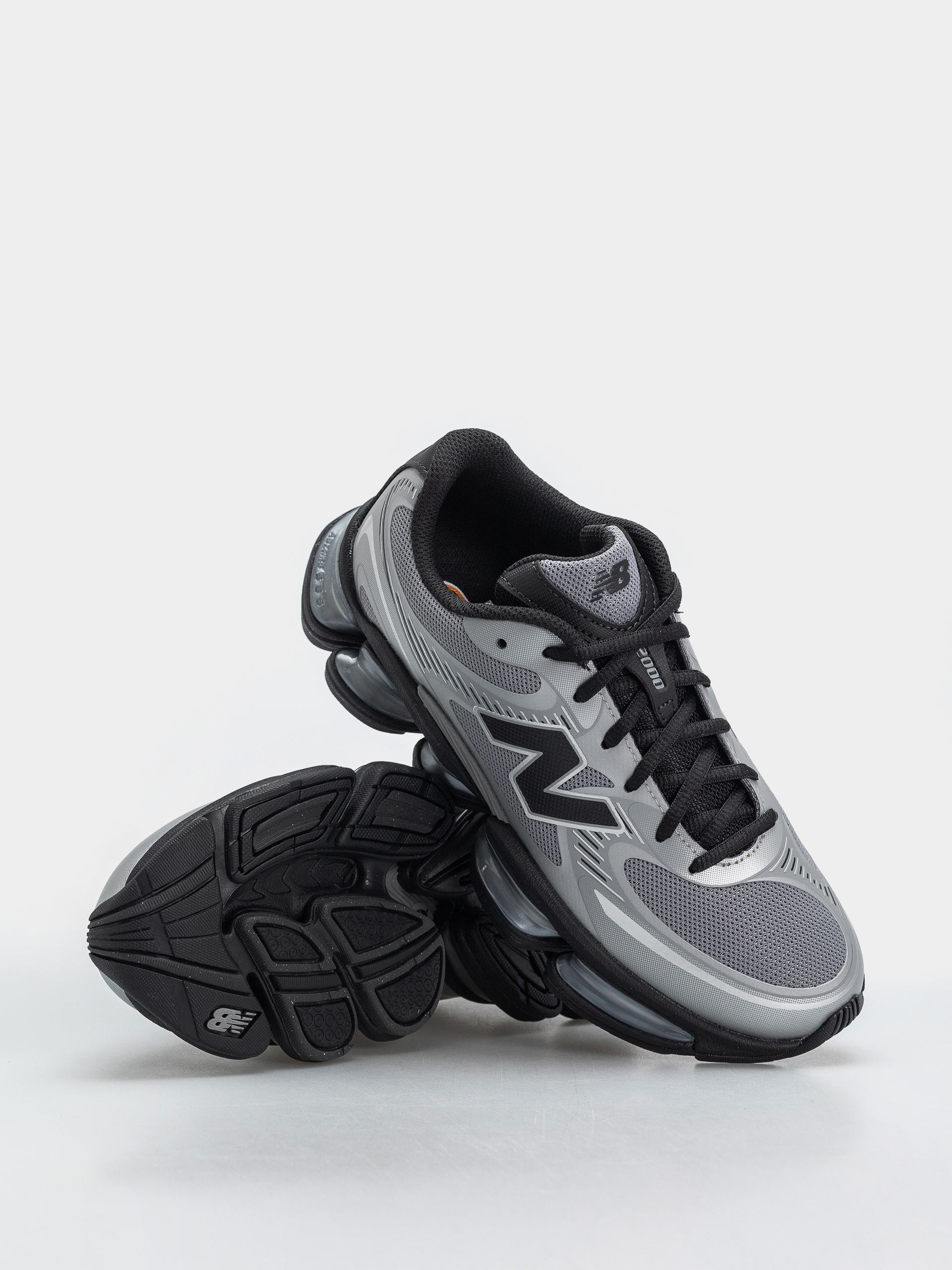 Обувки New Balance 2000 (slate grey/silver metallic)