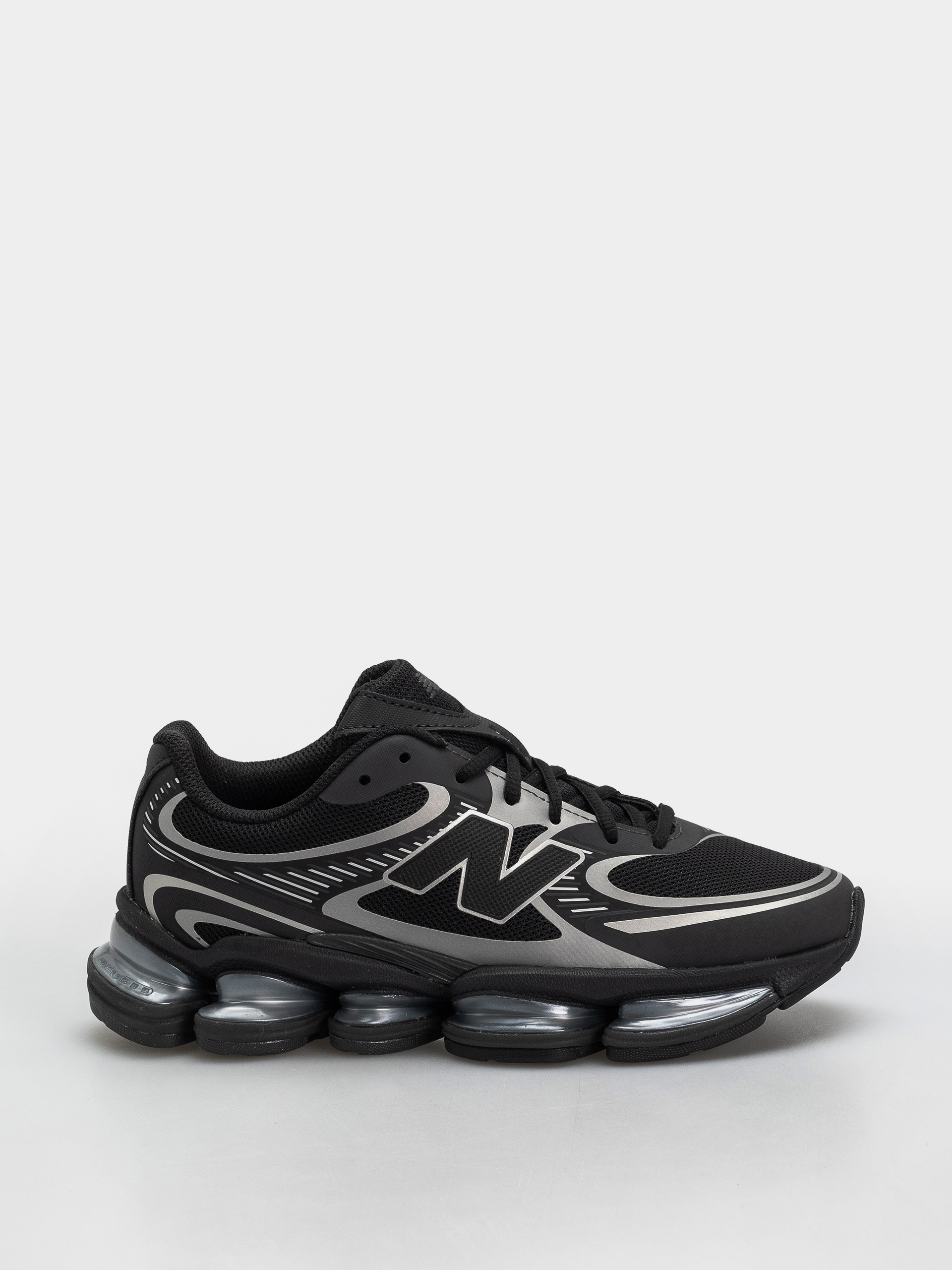u041eu0431u0443u0432u043au0438 New Balance 2000 (black/silver metallic)