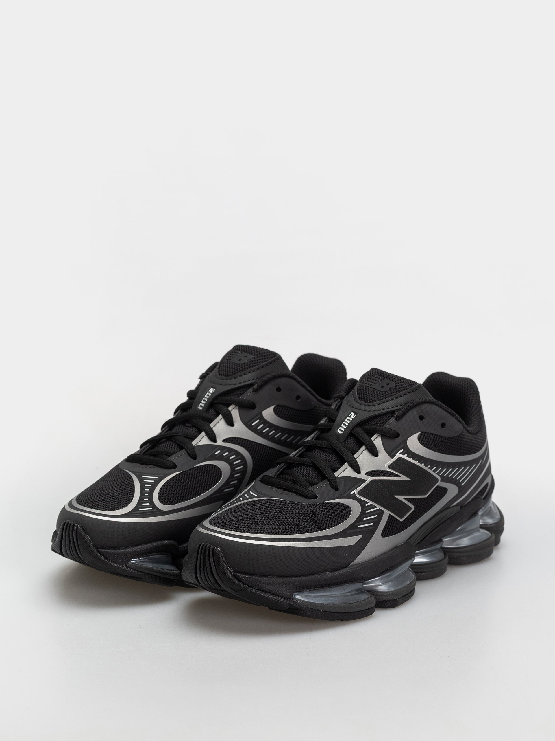 Обувки New Balance 2000 (black/silver metallic)