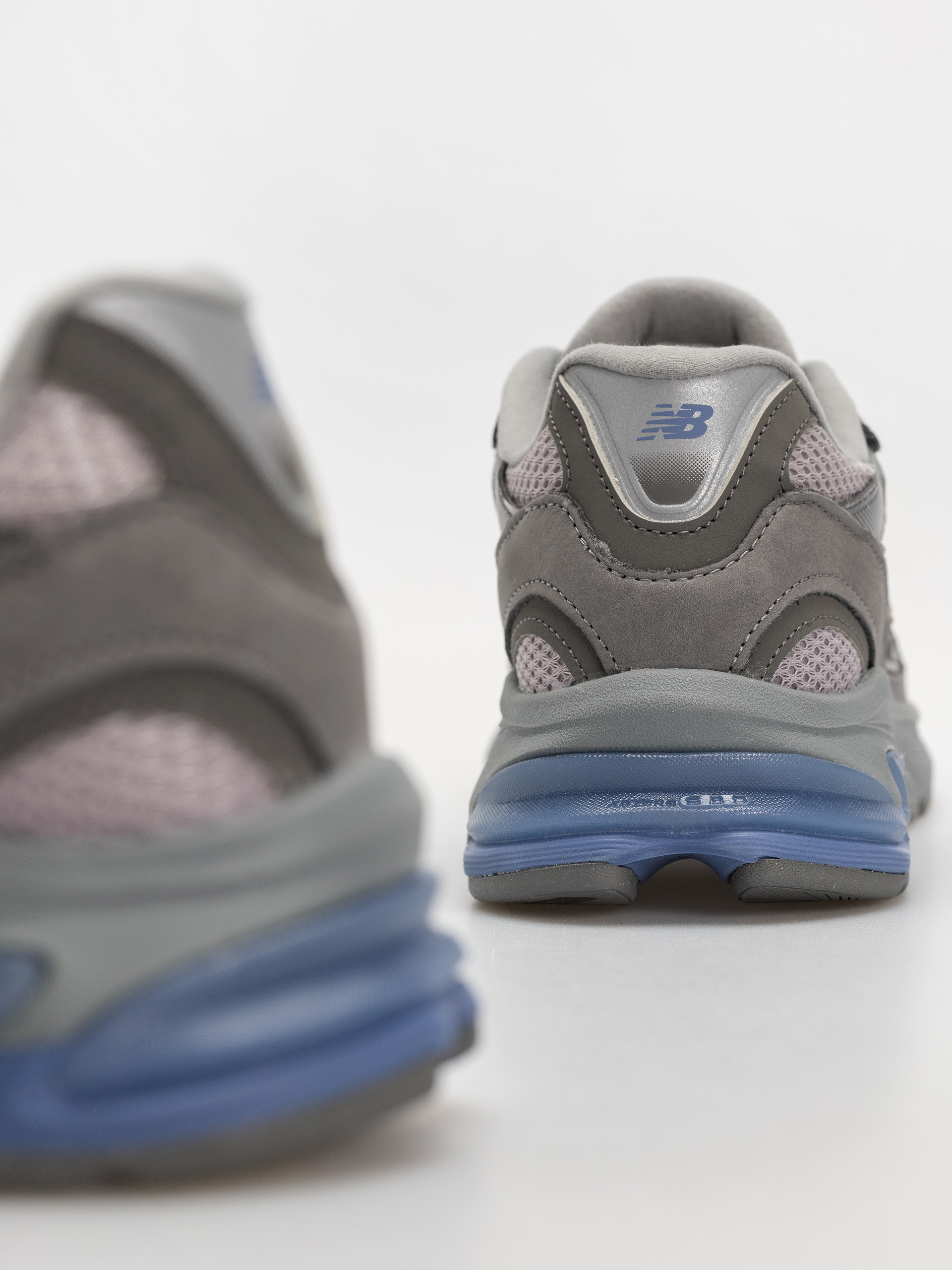 Обувки New Balance 2010 (harbor grey/fairweather blue/truffle salt)