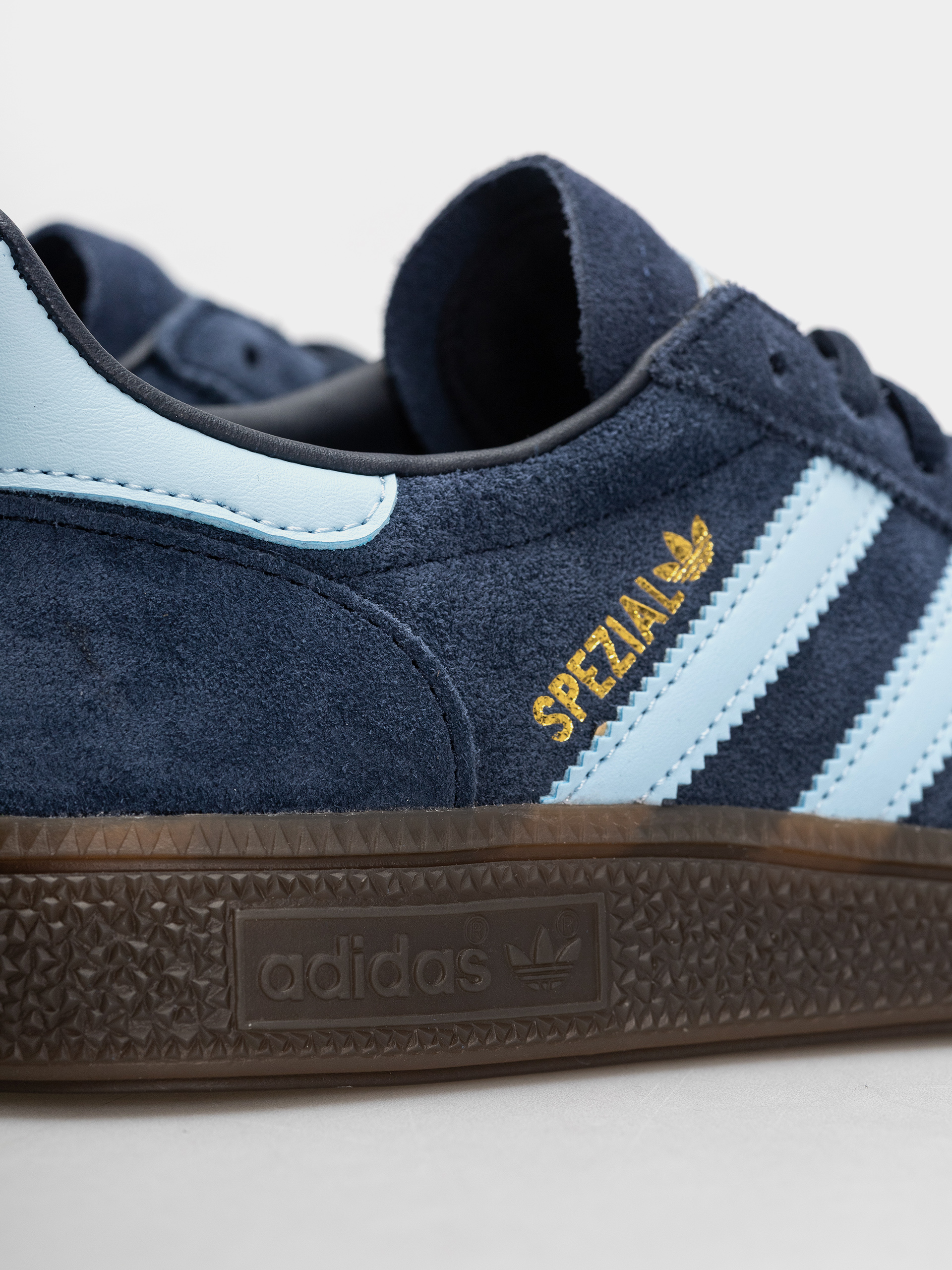 Обувки adidas Handball Spezial (collegiate navy/clear sky/gum5)