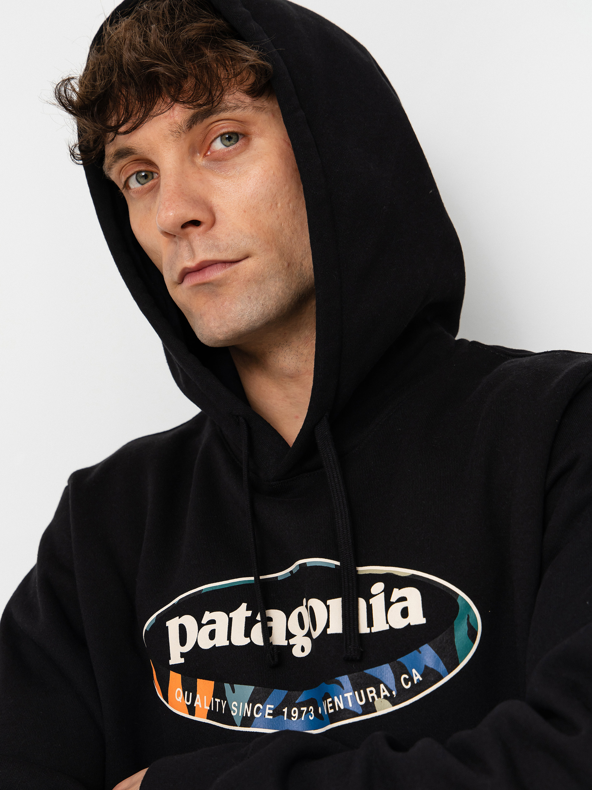Суитшърт с качулка Patagonia 95 Oval Logo Uprisal HD (black/kaleido)