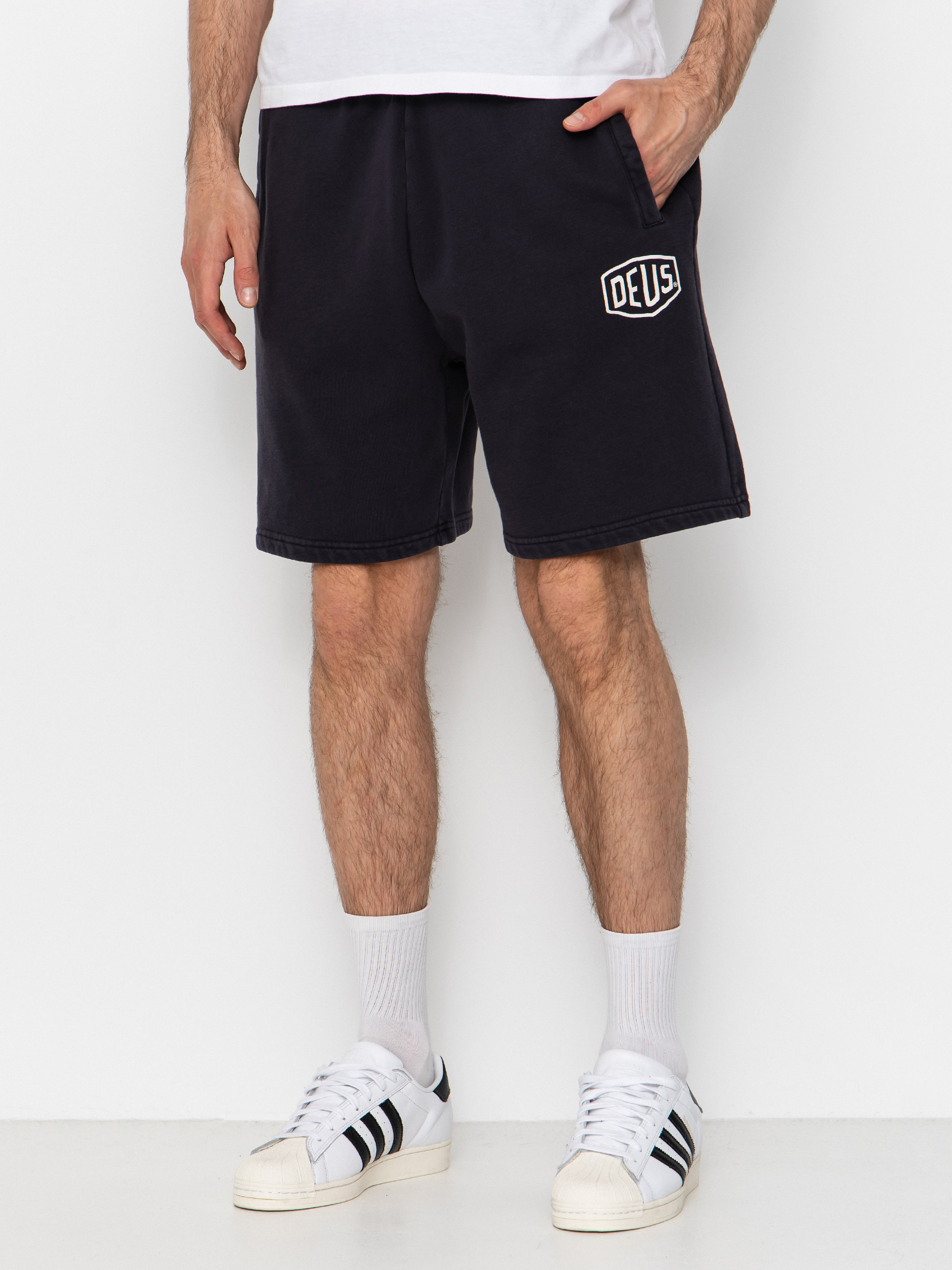 Къси панталони Deus Ex Machina Shield Garment Dyed Track (black)