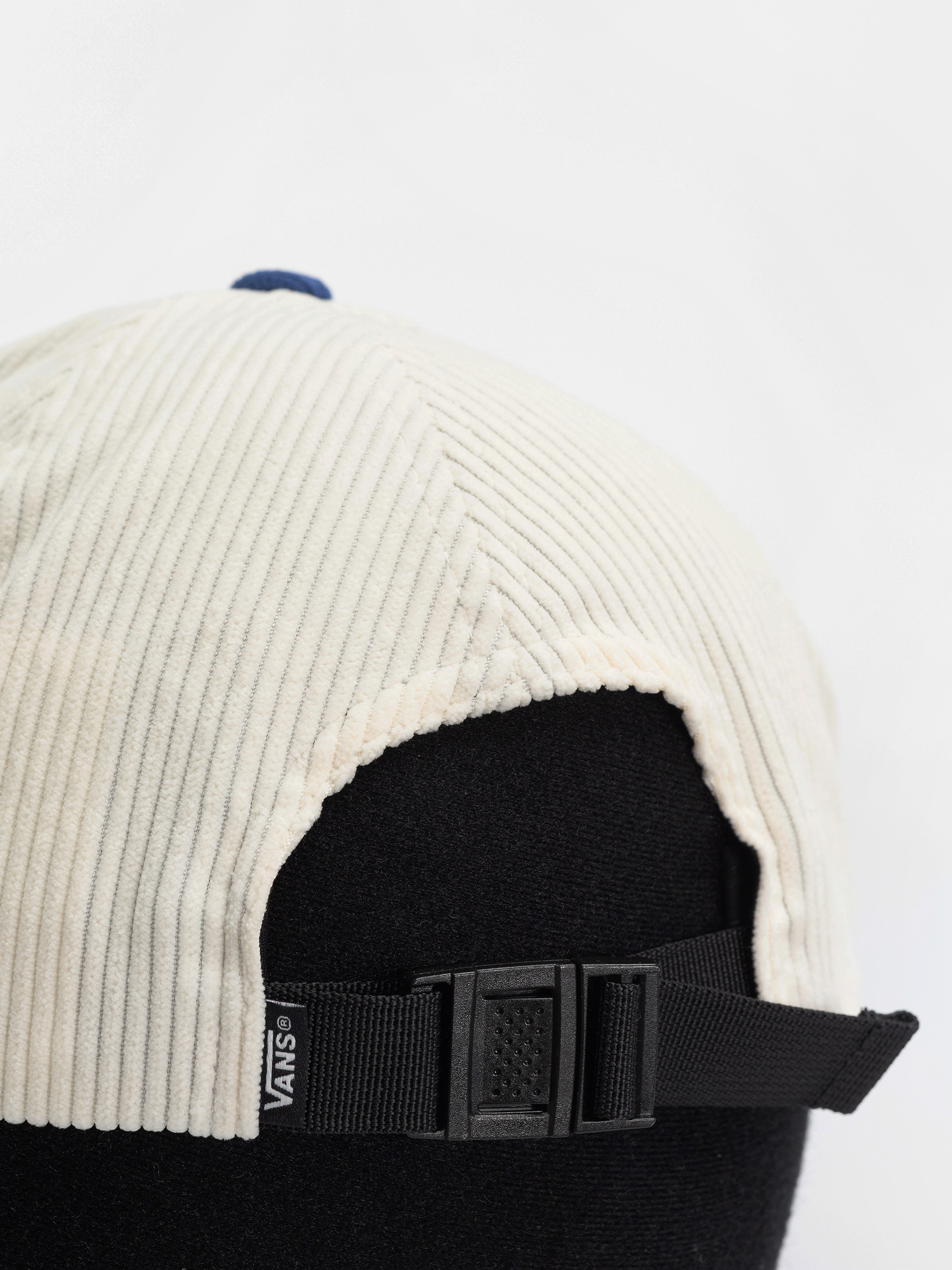 Шапка с козирка Vans Wavy Script Jockey (trbl)