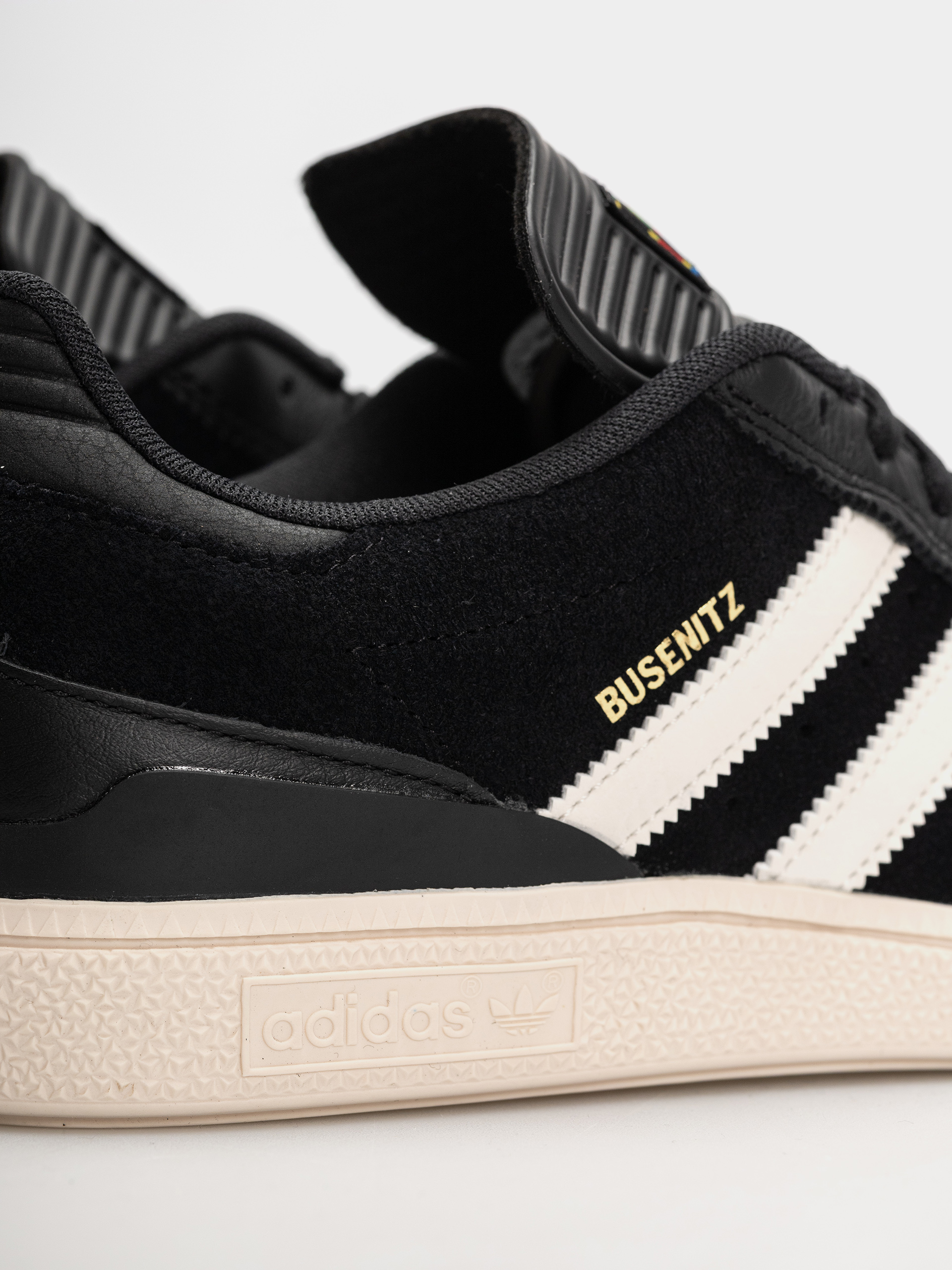 Обувки adidas Busenitz (cblack/cwhite/goldmt)