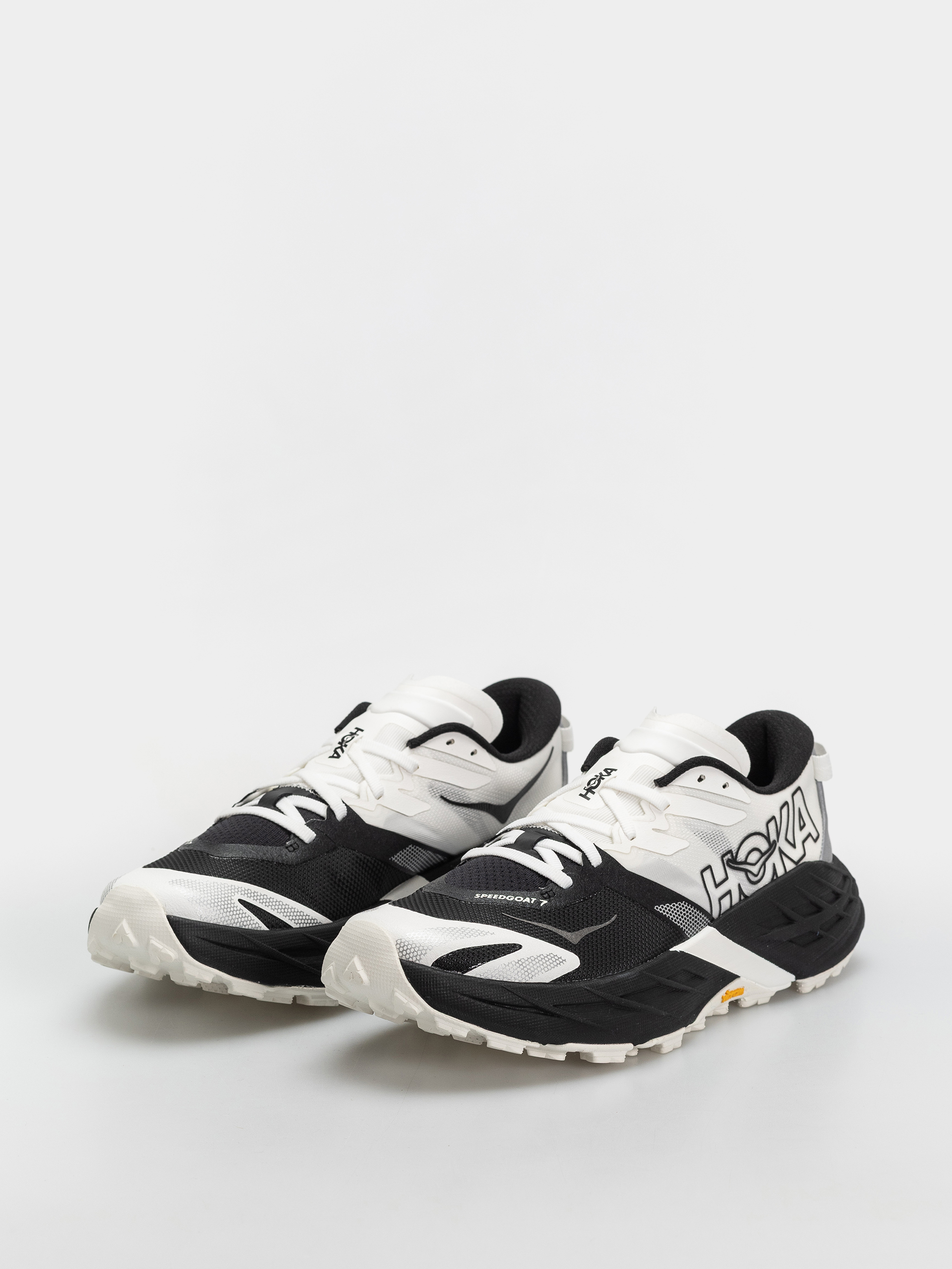 Обувки Hoka Speedgoat 7 (black/white)