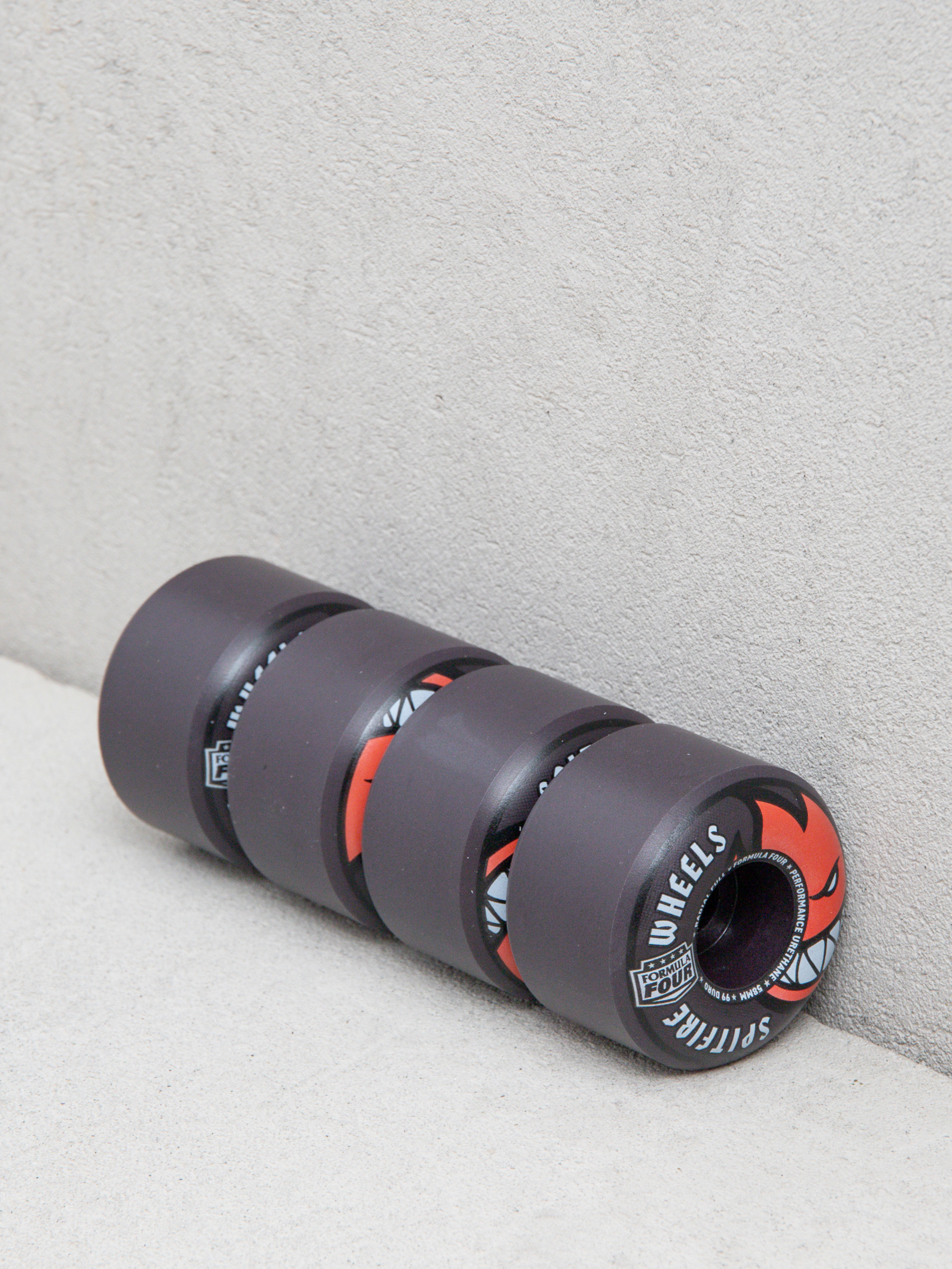 Колелца Spitfire F4 99D Team Colors Radial Full (black)