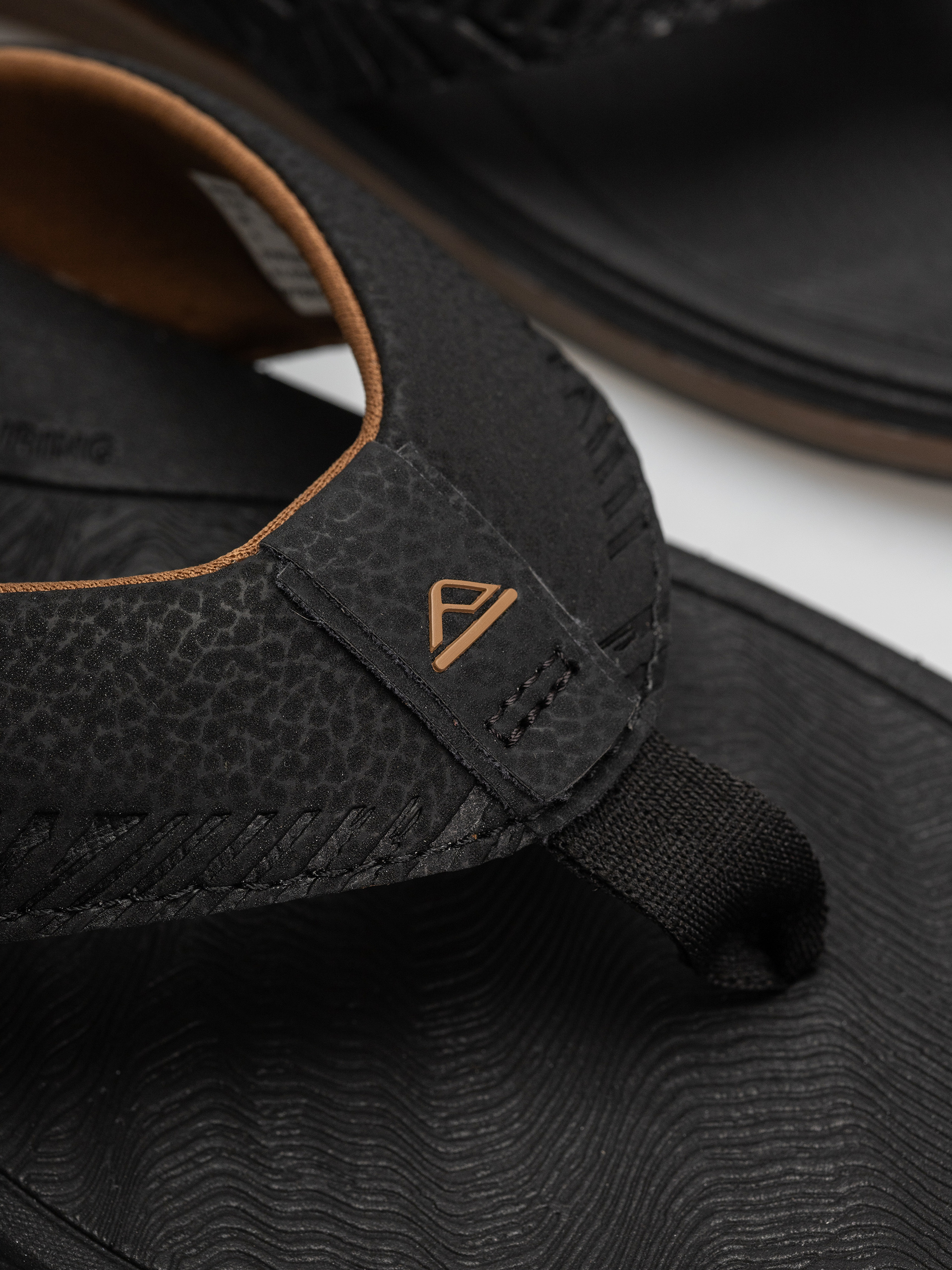 Джапанки Reef Offshore (black/gum)