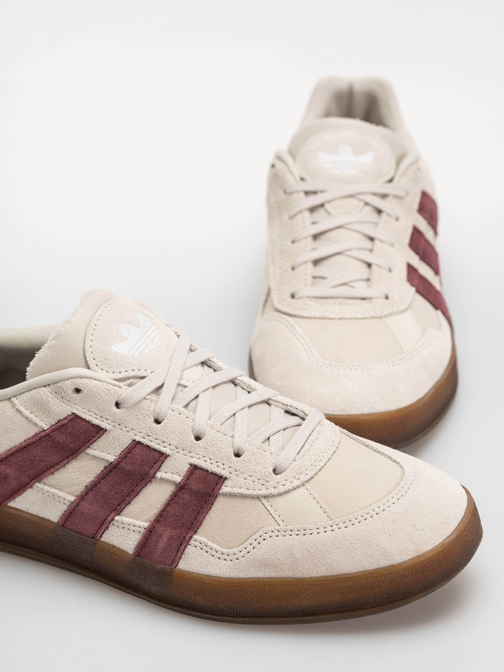 Обувки adidas Aloha Super (alumin/shared/gum5)